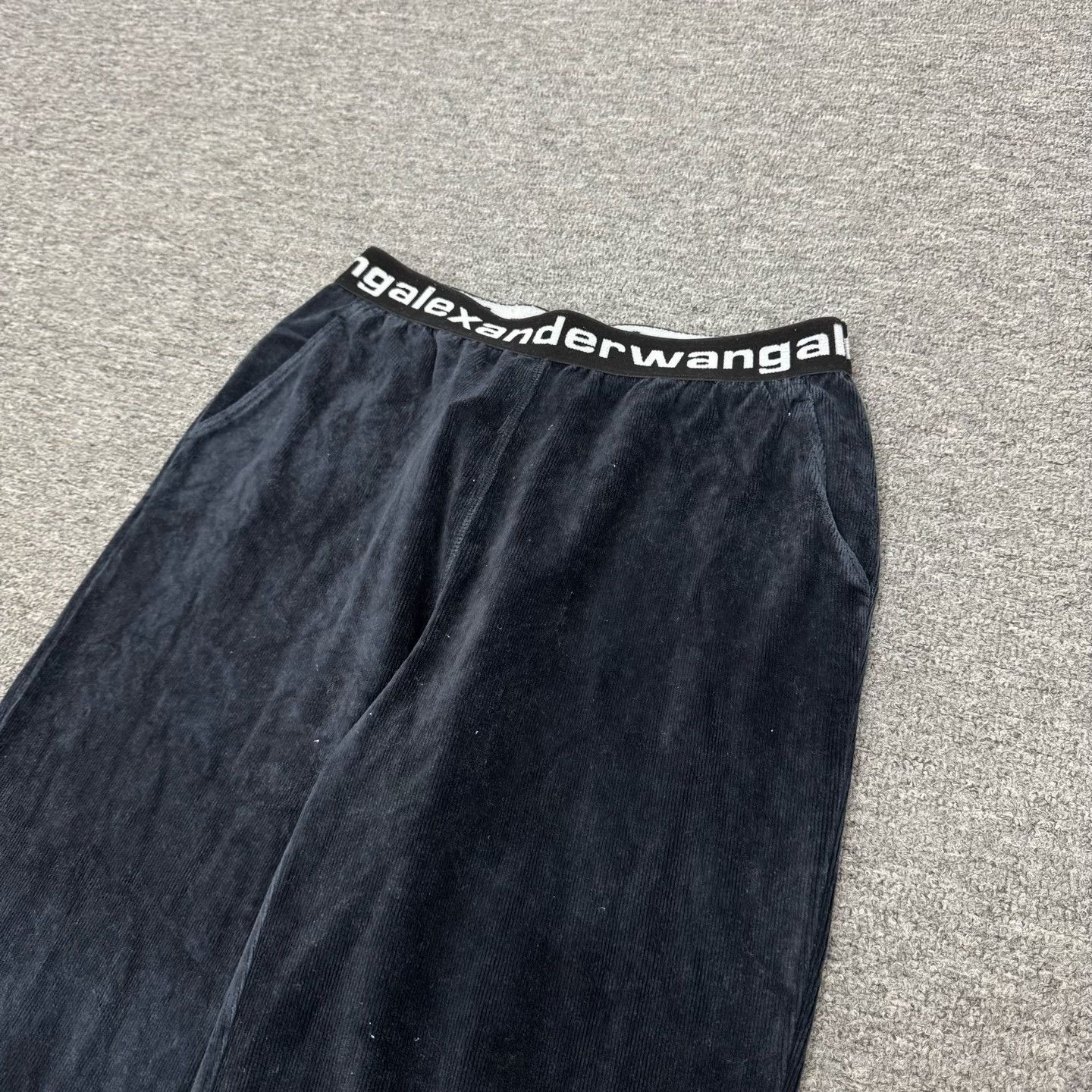 Alexander Wang Alexander Wang Velvet Logo Waistband Joggers XS Size US 28 / EU 44 - 5 Thumbnail
