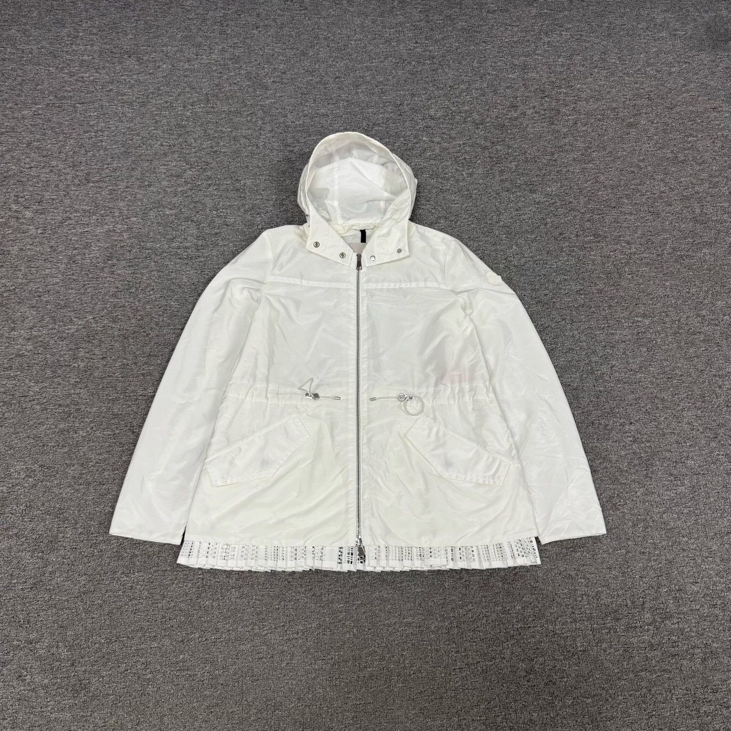 Moncler Moncler Lace Hem Hooded Jacket Size 2 Size M / US 6-8 / IT 42-44 - 2 Thumbnail