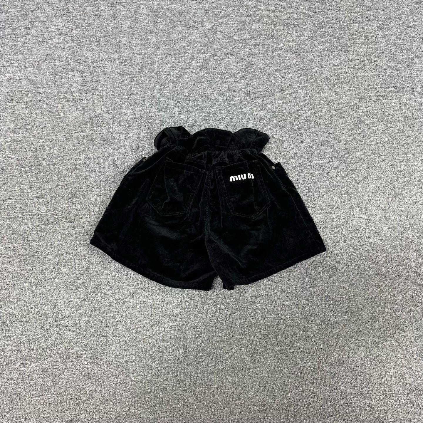 Miu Miu Miu Miu Black Velvet Ruffle Shorts 36 Size 25" / US 0 / IT 36 - 2 Thumbnail