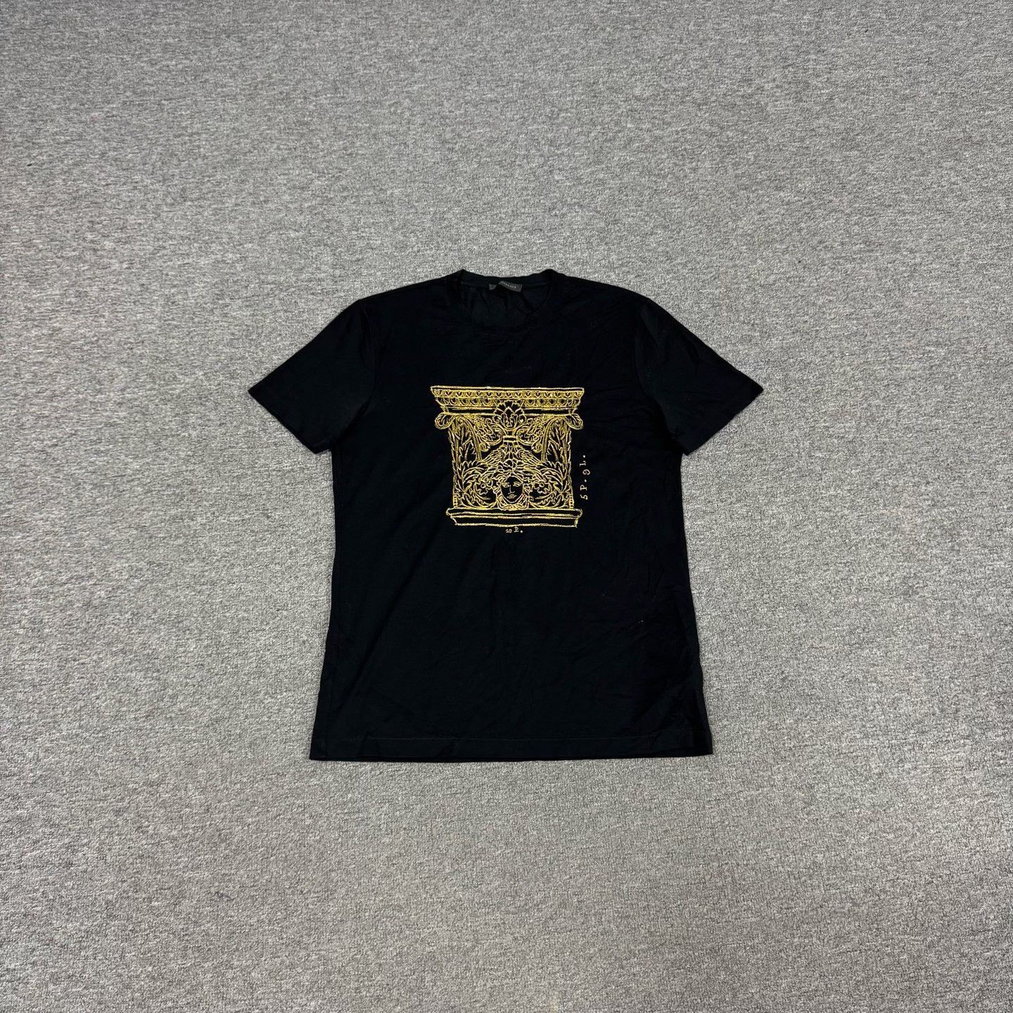 Versace Versace Gold Medusa Pillar Graphic T-Shirt L Size US L / EU 52-54 / 3 - 2 Thumbnail
