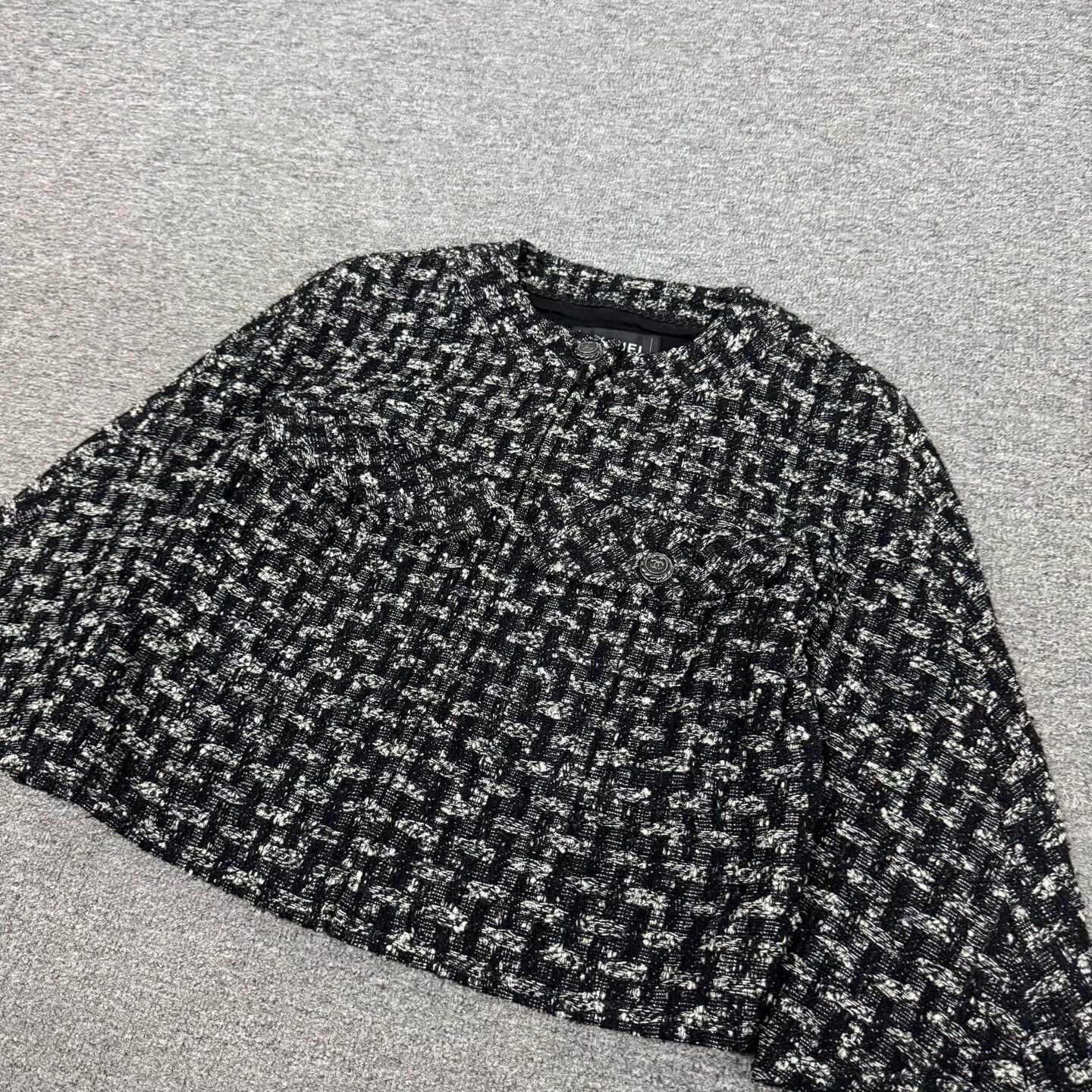 Chanel Chanel Monochrome Tweed Jacket Size 38 Size S / US 4 / IT 40 - 5 Thumbnail
