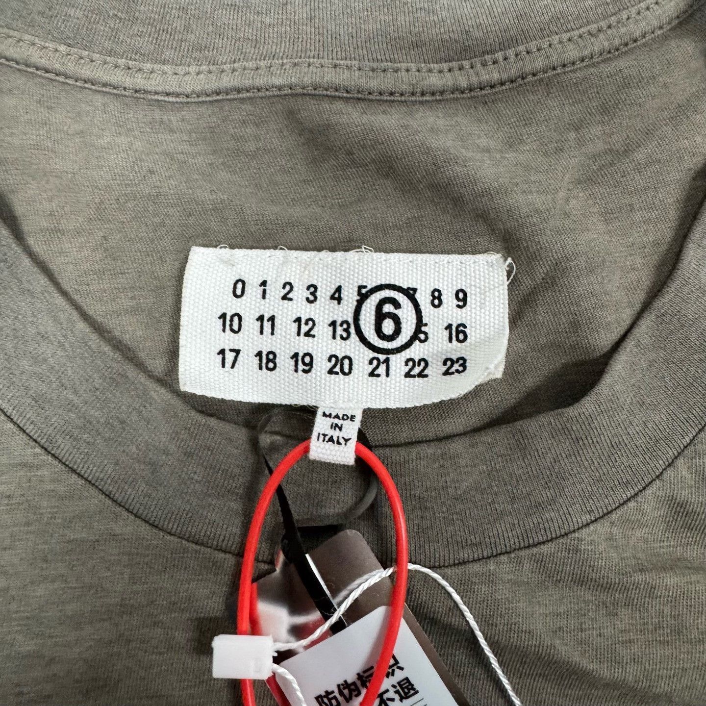 Maison Margiela Maison Margiela Numeric Logo T-Shirt M Size US M / EU 48-50 / 2 - 6 Thumbnail