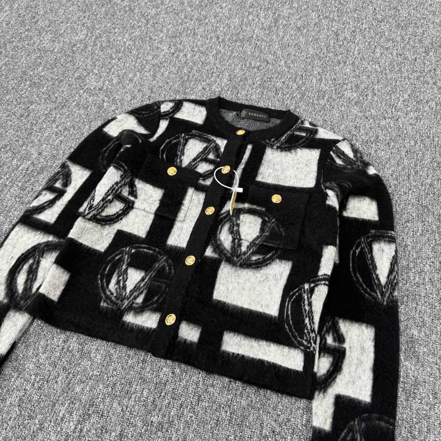 Versace Versace Medusa Button Geometric Knit Cardigan IT 40 Size S / US 4 / IT 40 - 5 Thumbnail