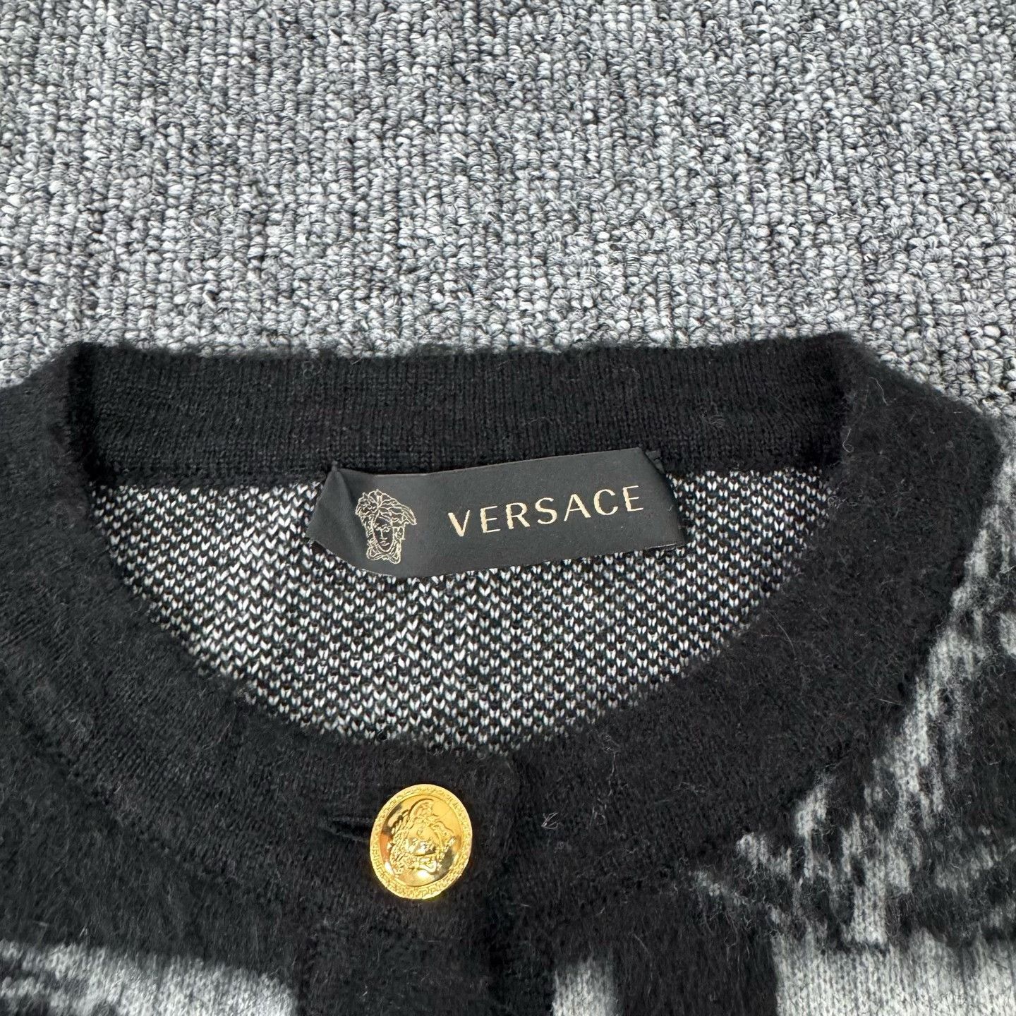 Versace Versace Medusa Button Geometric Knit Cardigan IT 40 Size S / US 4 / IT 40 - 6 Thumbnail