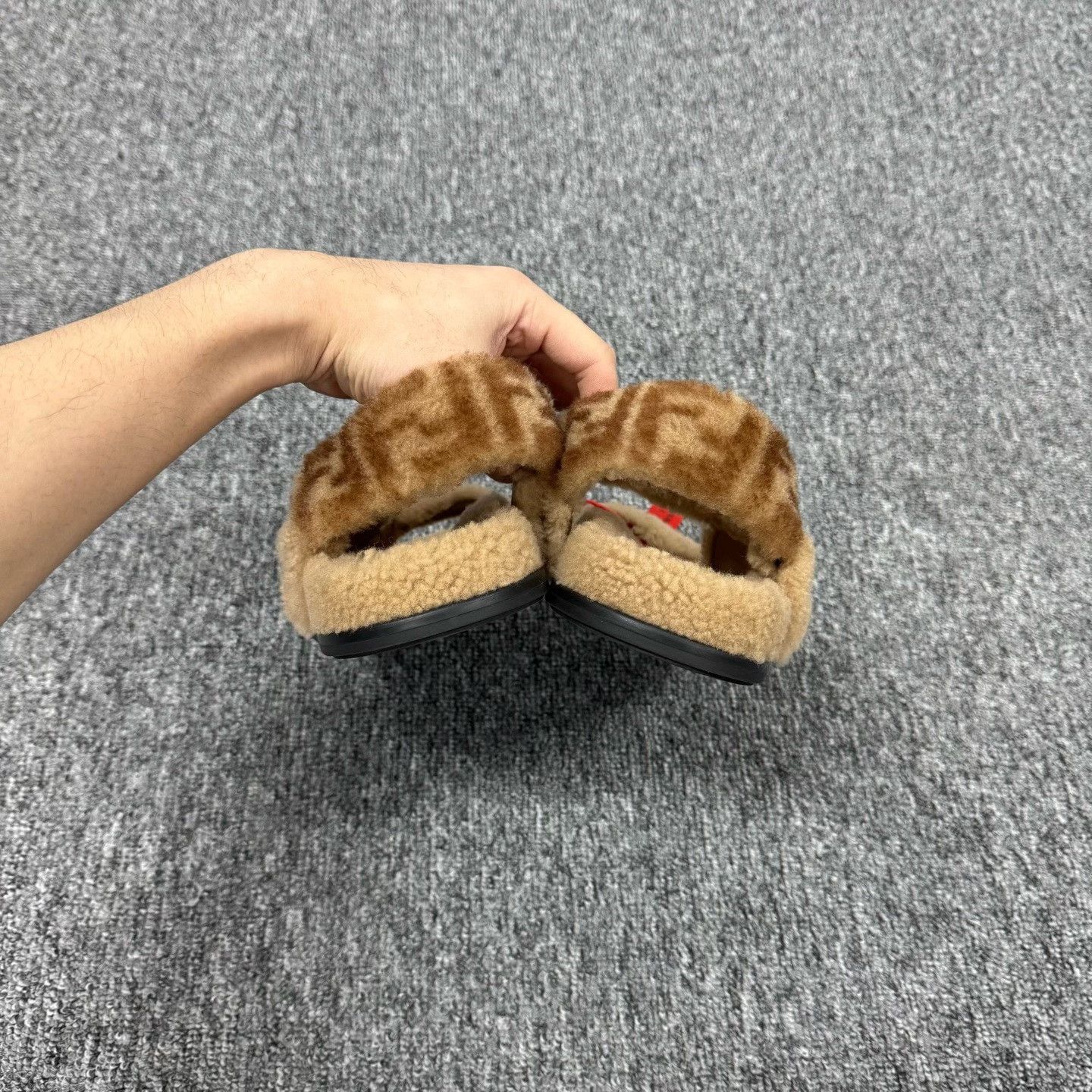 Fendi Fendi Shearling Teddy Fur Sandals Size 37 Size US 7 / IT 37 - 5 Thumbnail