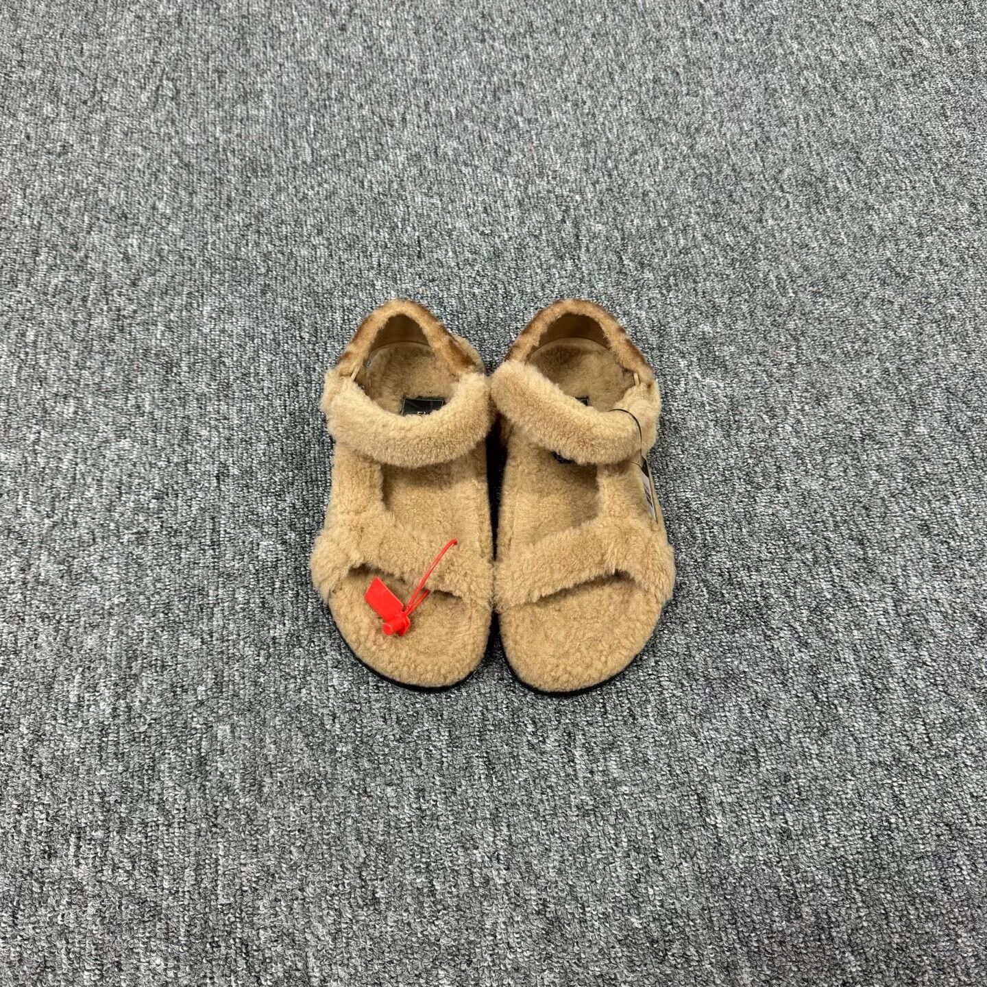 Fendi Fendi Shearling Teddy Fur Sandals Size 37 Size US 7 / IT 37 - 4 Thumbnail