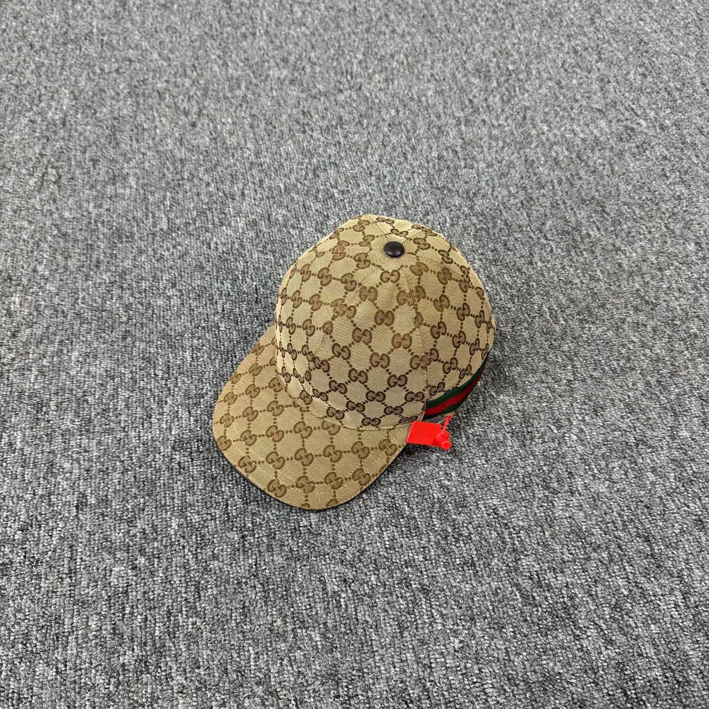Gucci Gucci GG Supreme Monogram Canvas Baseball Cap ONE SIZE Size ONE SIZE - 2 Thumbnail