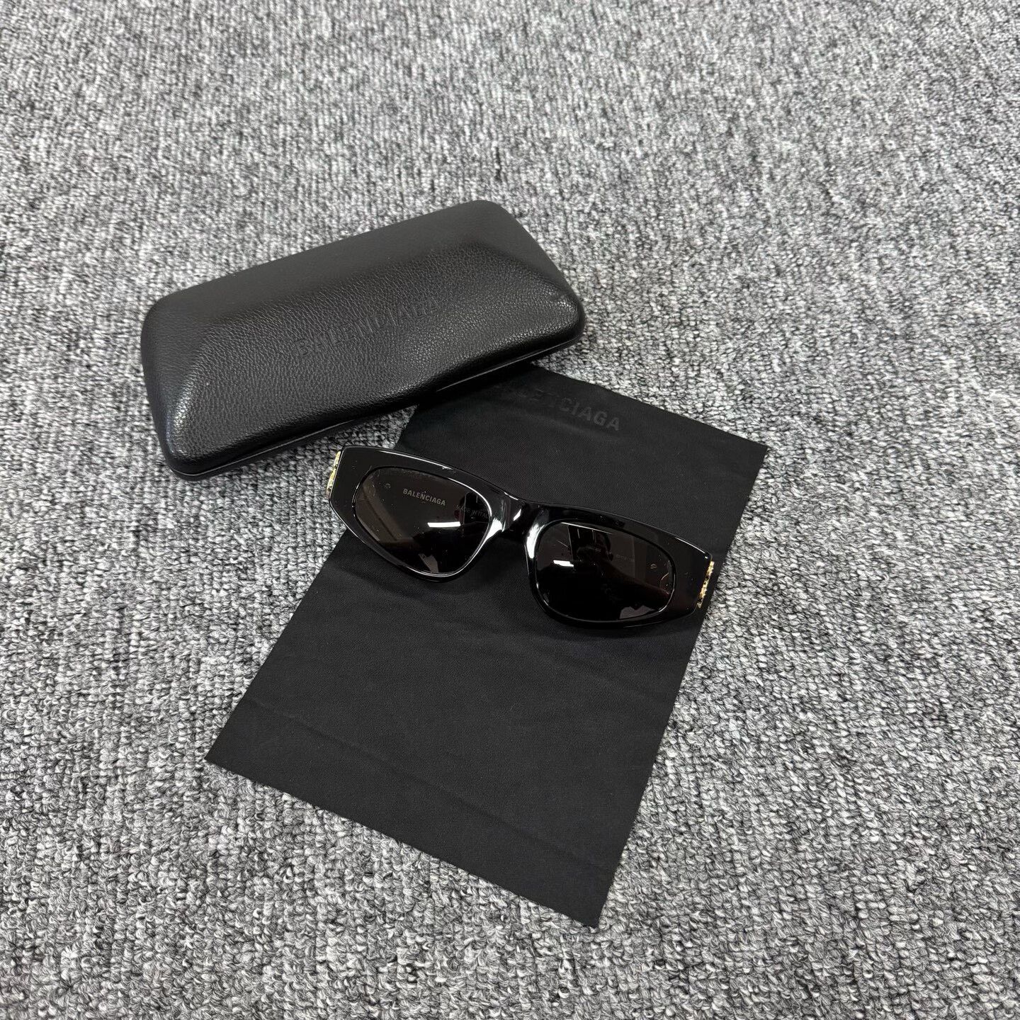 Balenciaga Balenciaga Gold BB Logo Cat-Eye Sunglasses ONE SIZE Size ONE SIZE - 2 Thumbnail