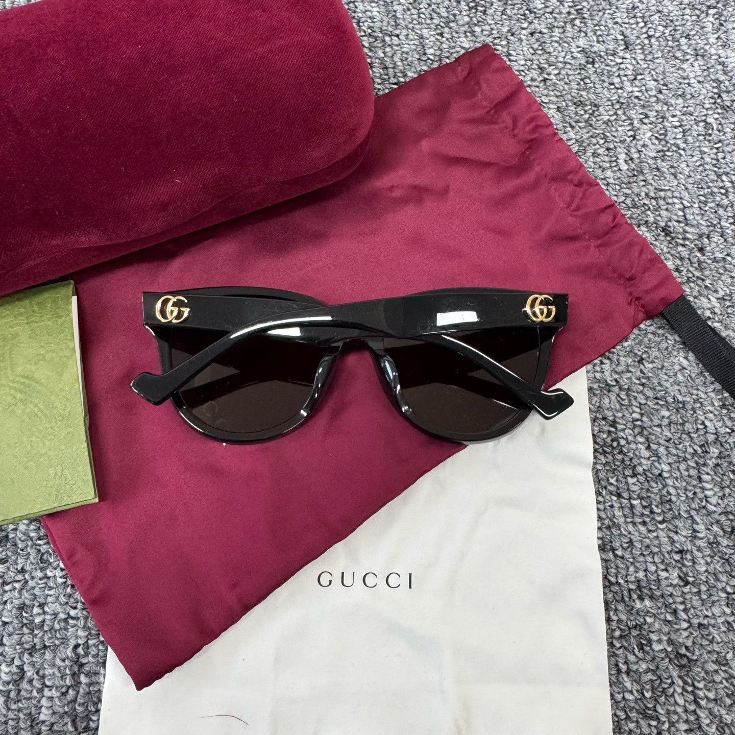 Gucci Gucci Gold GG Logo Sunglasses ONE SIZE Size ONE SIZE - 4 Thumbnail