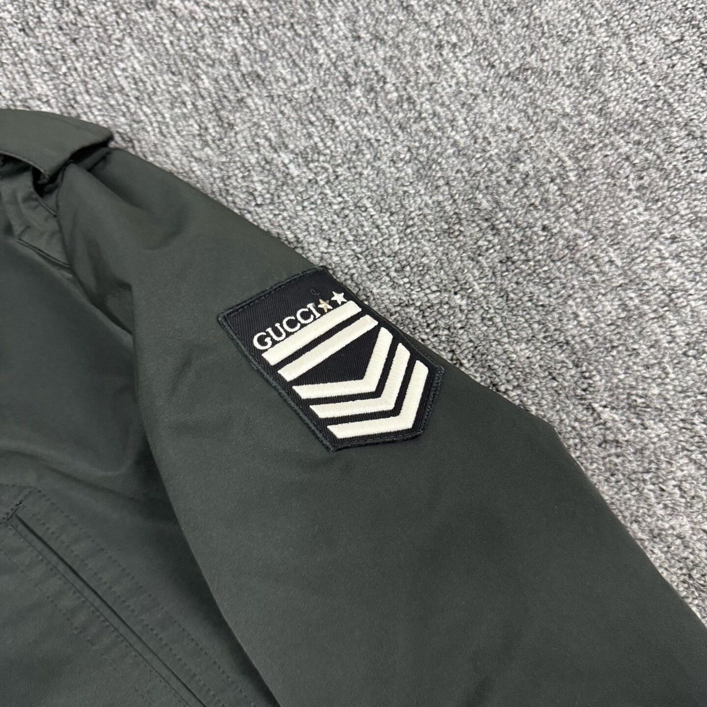 Gucci Gucci Military Patch Nylon Jacket Size 50 Size US M / EU 48-50 / 2 - 6 Thumbnail