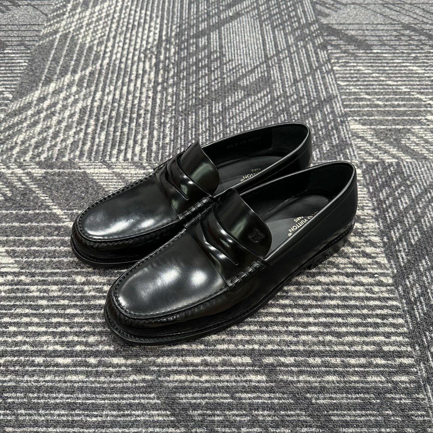Louis Vuitton Louis Vuitton Leather Monceau Loafers Size 8.5 Size US 8.5 / EU 41-42 - 2 Thumbnail
