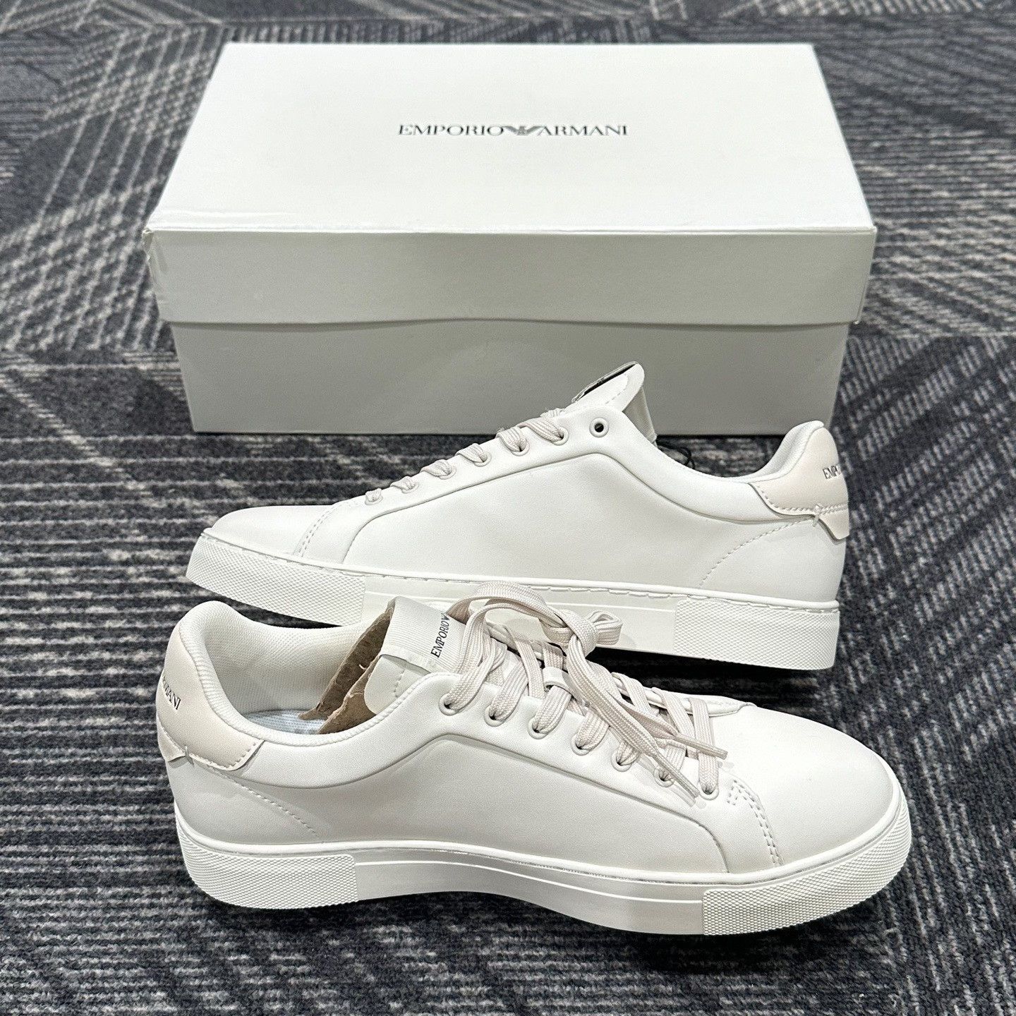 Emporio Armani Emporio Armani Logo Print Leather Sneakers 41 Size US 8 / EU 41 - 6 Thumbnail
