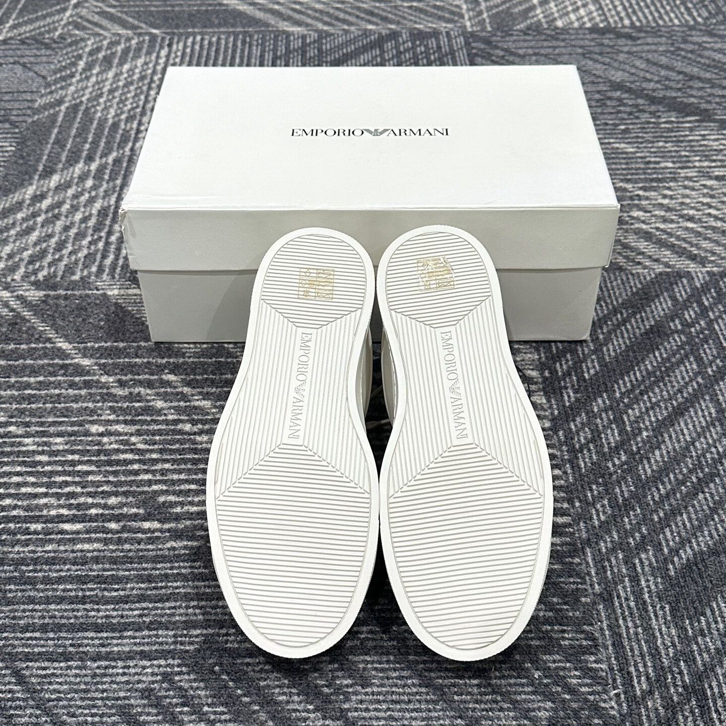 Emporio Armani Emporio Armani Logo Print Leather Sneakers 41 Size US 8 / EU 41 - 7 Thumbnail