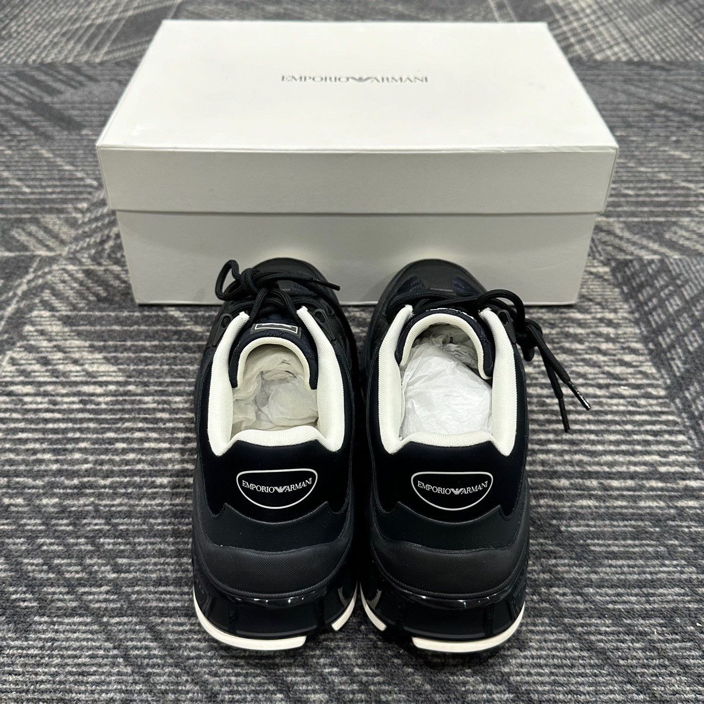 Emporio Armani Emporio Armani Logo Pattern Low-Top Sneakers US 11 Size US 11 / EU 44 - 4 Thumbnail