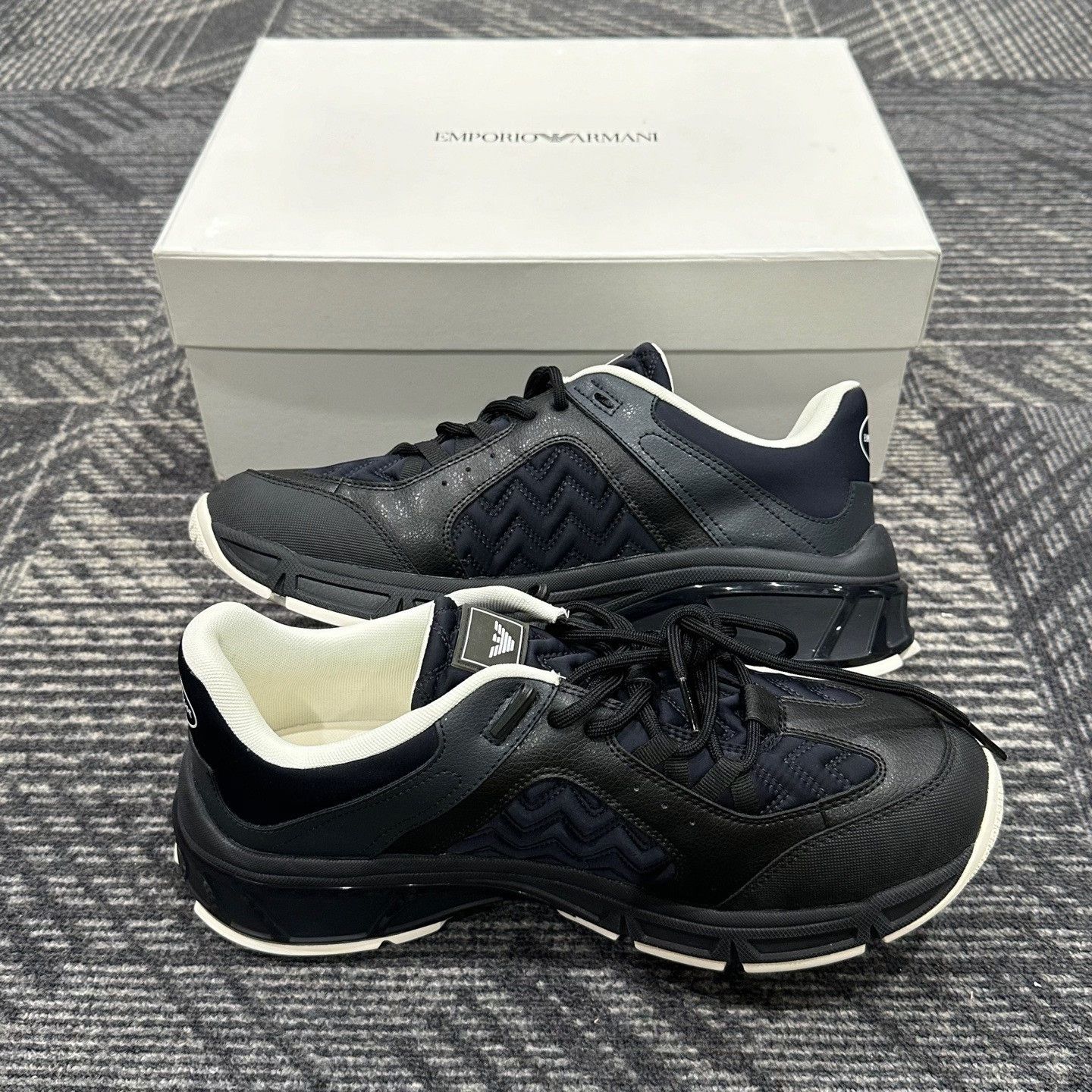 Emporio Armani Emporio Armani Logo Pattern Low-Top Sneakers US 11 Size US 11 / EU 44 - 6 Thumbnail