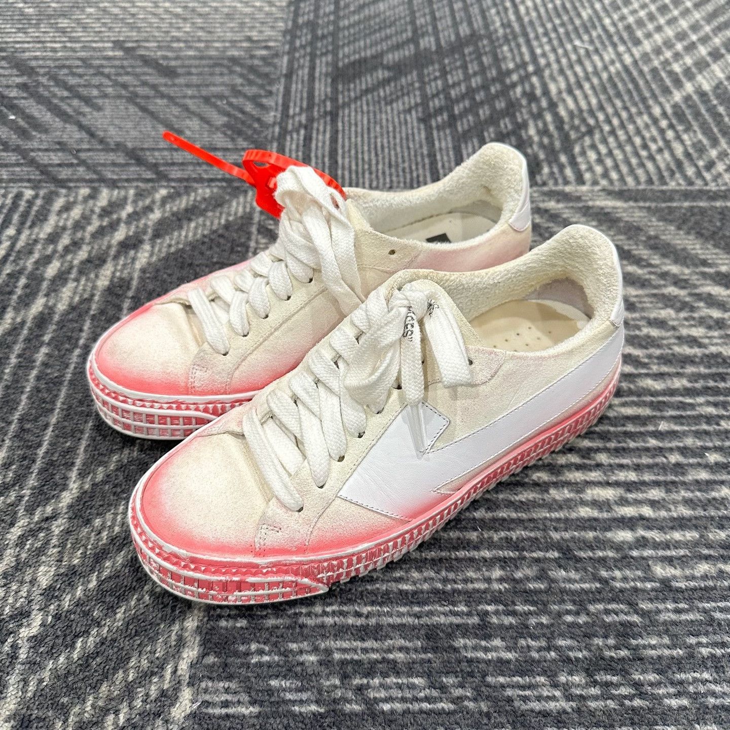 Off-White Off-White Pink Gradient Low 3.0 Sneakers 35 Size US 5 / IT 35 - 2 Thumbnail