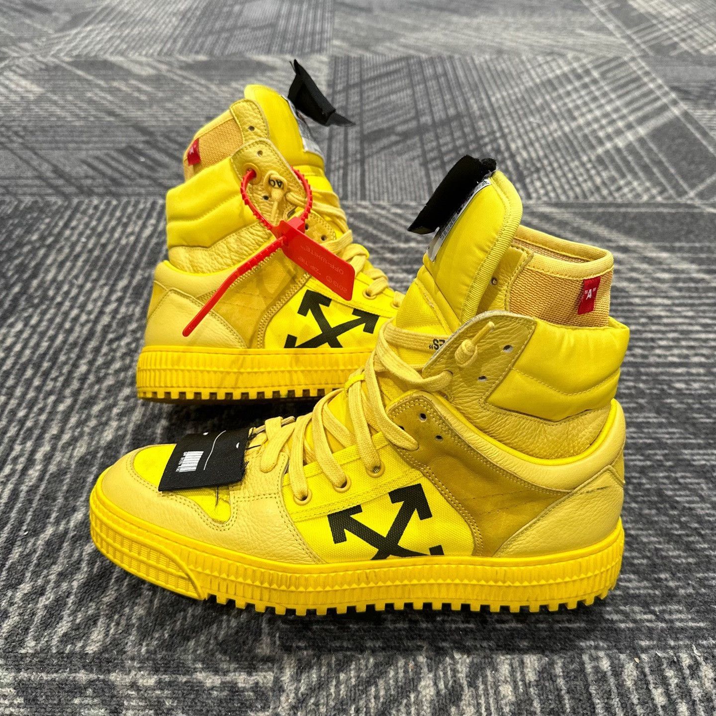 Off-White Off-White Yellow Sample Off-Court 3.0 Sneakers 41 Size US 8 / EU 41 - 5 Thumbnail