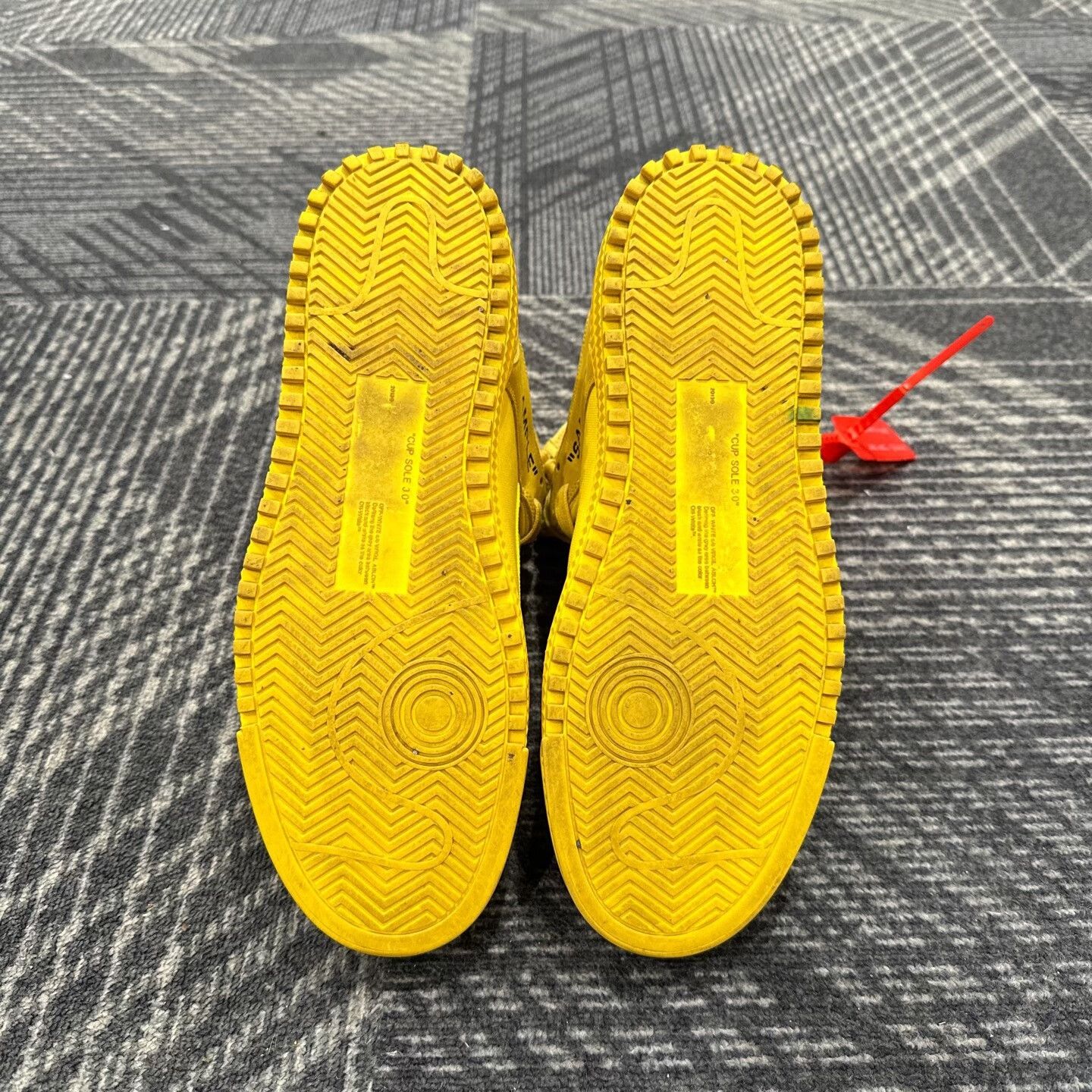 Off-White Off-White Yellow Sample Off-Court 3.0 Sneakers 41 Size US 8 / EU 41 - 7 Thumbnail