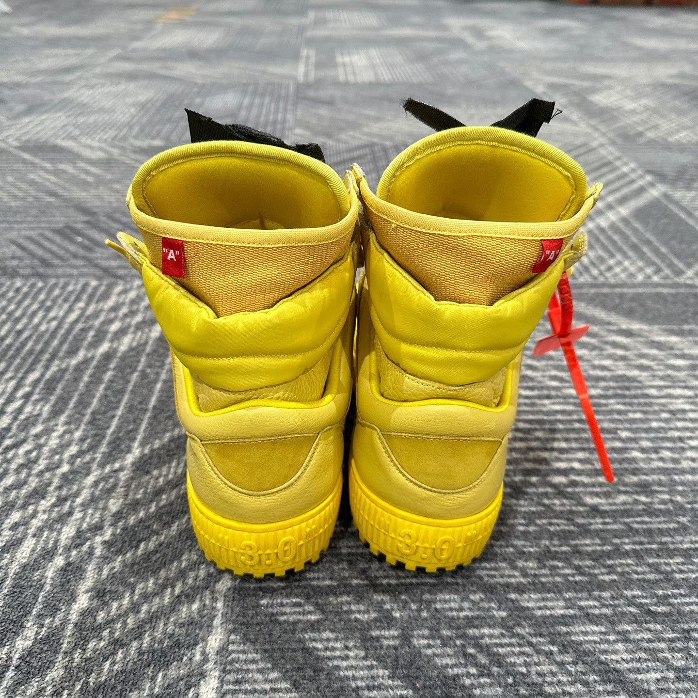 Off-White Off-White Yellow Sample Off-Court 3.0 Sneakers 41 Size US 8 / EU 41 - 4 Thumbnail