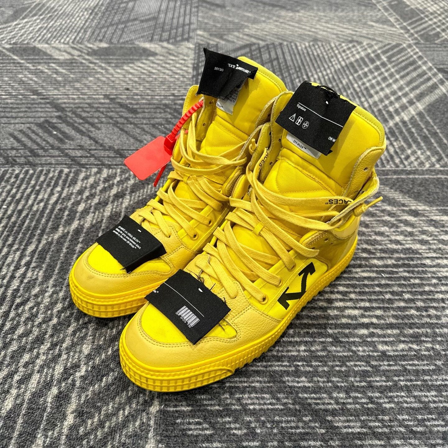 Off-White Off-White Yellow Sample Off-Court 3.0 Sneakers 41 Size US 8 / EU 41 - 2 Thumbnail