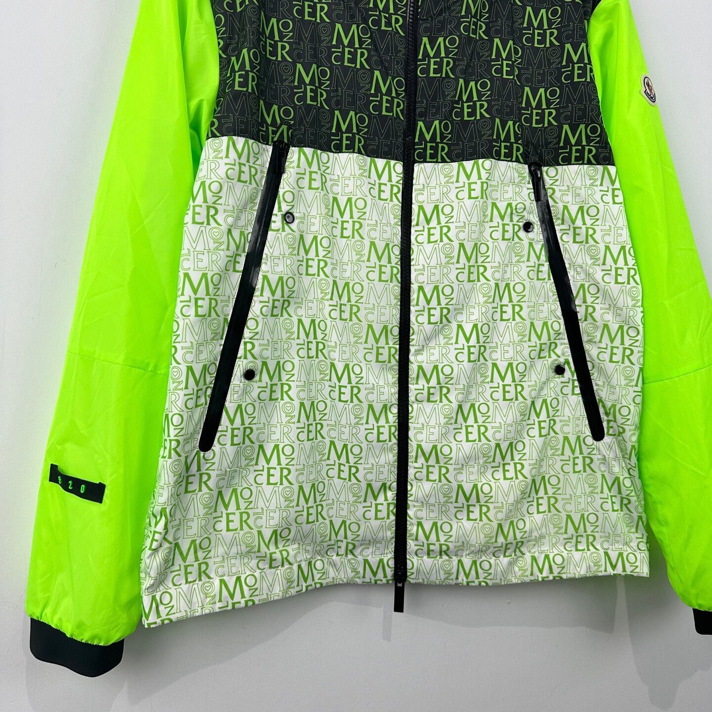 Moncler Moncler Monogram Print Zip Jacket Size 1 Size US S / EU 44-46 / 1 - 6 Thumbnail