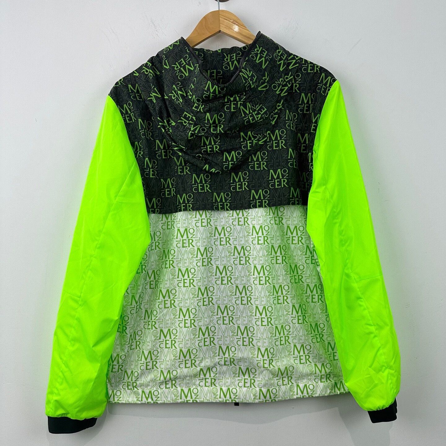 Moncler Moncler Monogram Print Zip Jacket Size 1 Size US S / EU 44-46 / 1 - 3 Thumbnail