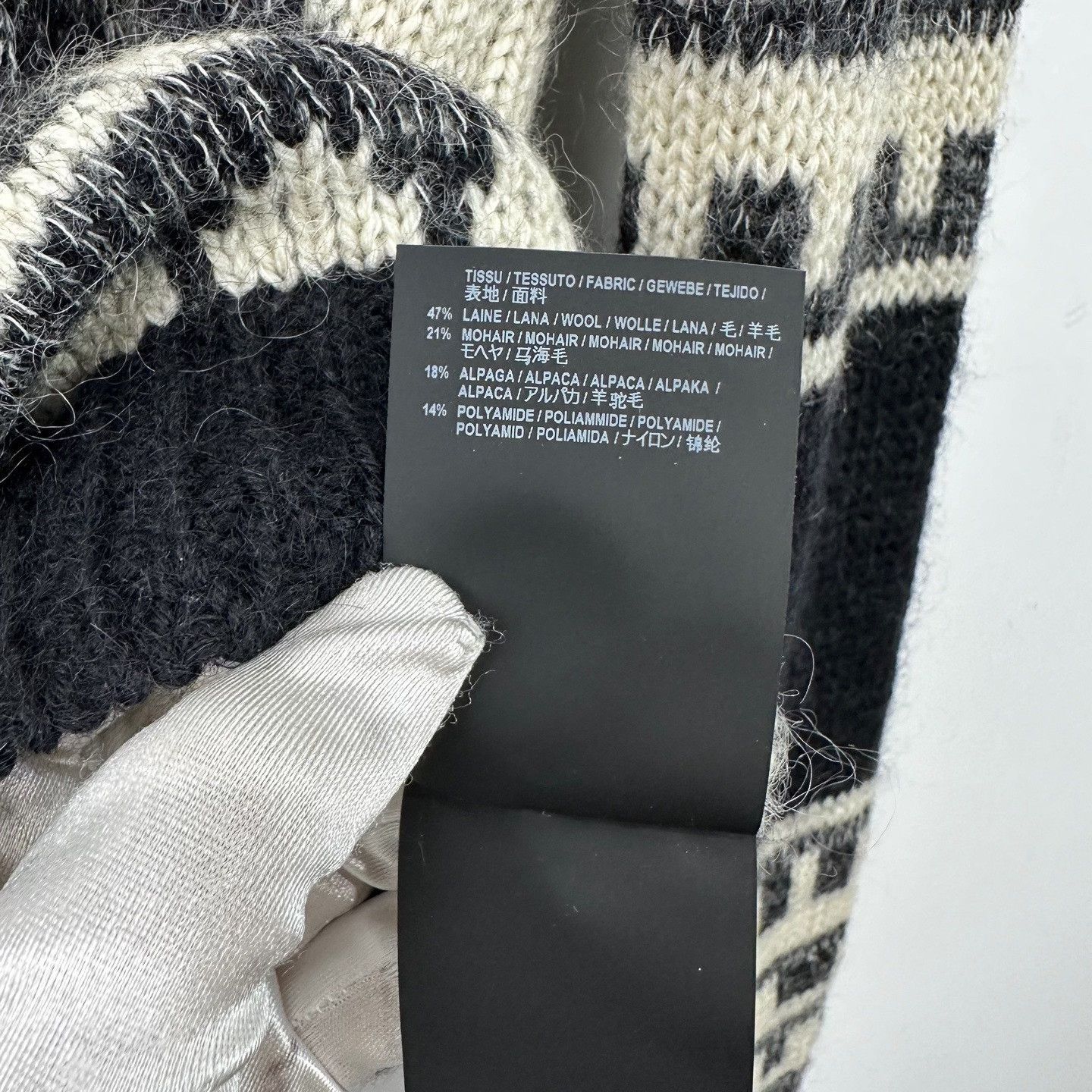 Saint Laurent Paris Saint Laurent Robot Jacquard Wool Blend Sweater XS Size US XS / EU 42 / 0 - 7 Thumbnail