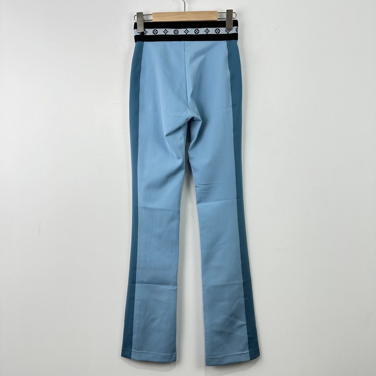 Louis Vuitton Louis Vuitton Two-Tone Monogram Yoga Leggings 36 Size 26" / US 2 / IT 38 - 3 Thumbnail