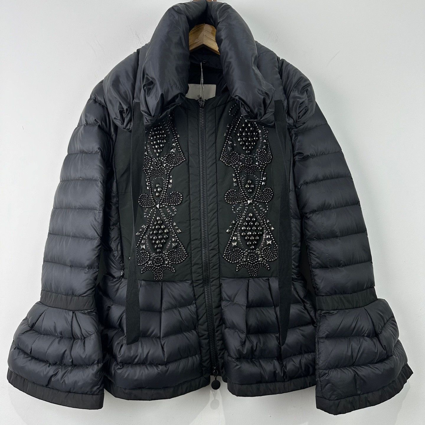 Moncler Moncler Beaded Flare Sleeve Down Jacket 1 Size M / US 6-8 / IT 42-44 - 2 Thumbnail