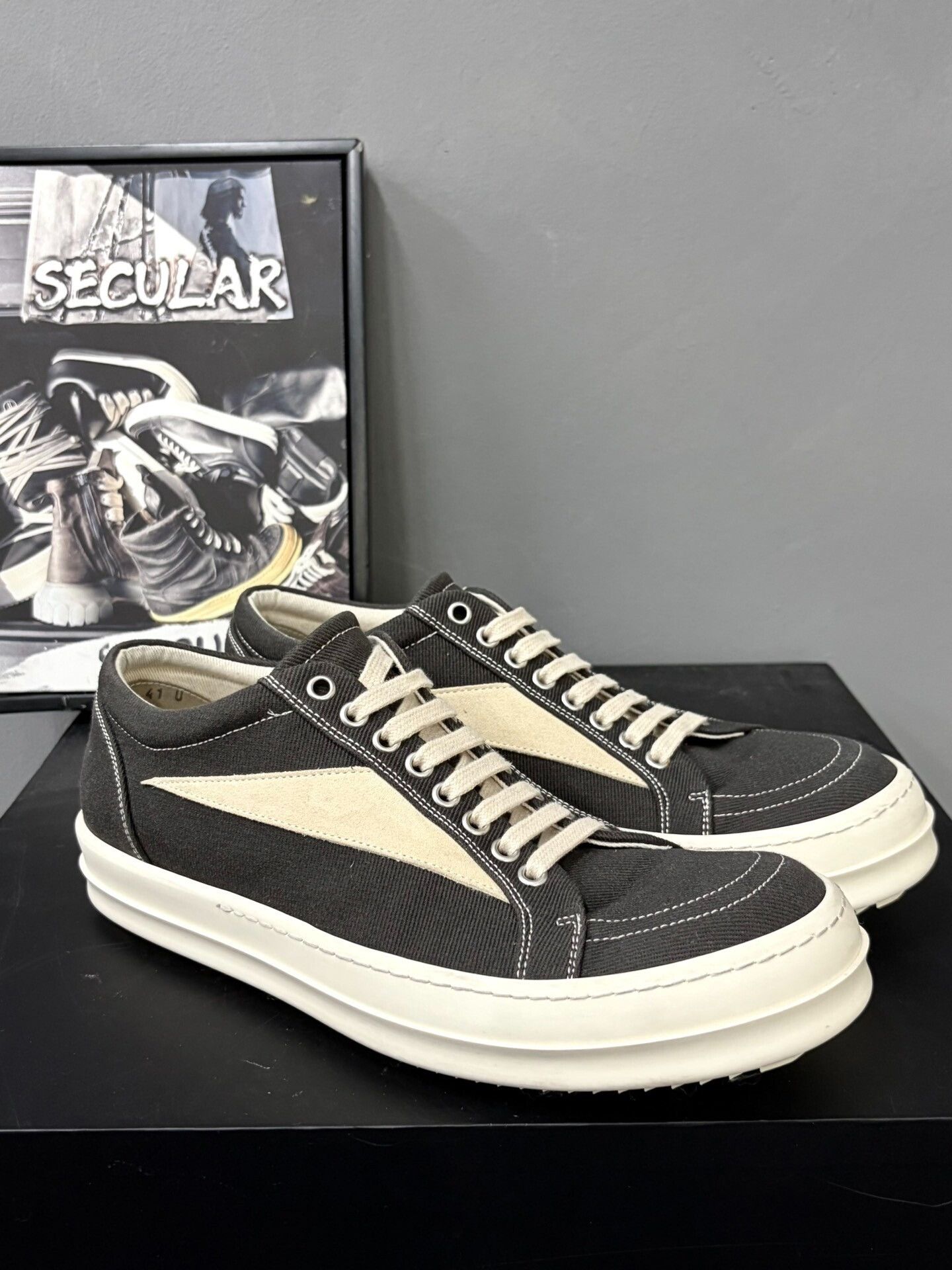 Rick Owens Rick Owens Inspired Low-Top Canvas Sneakers Size US 6 / IT 36 - 2 Thumbnail