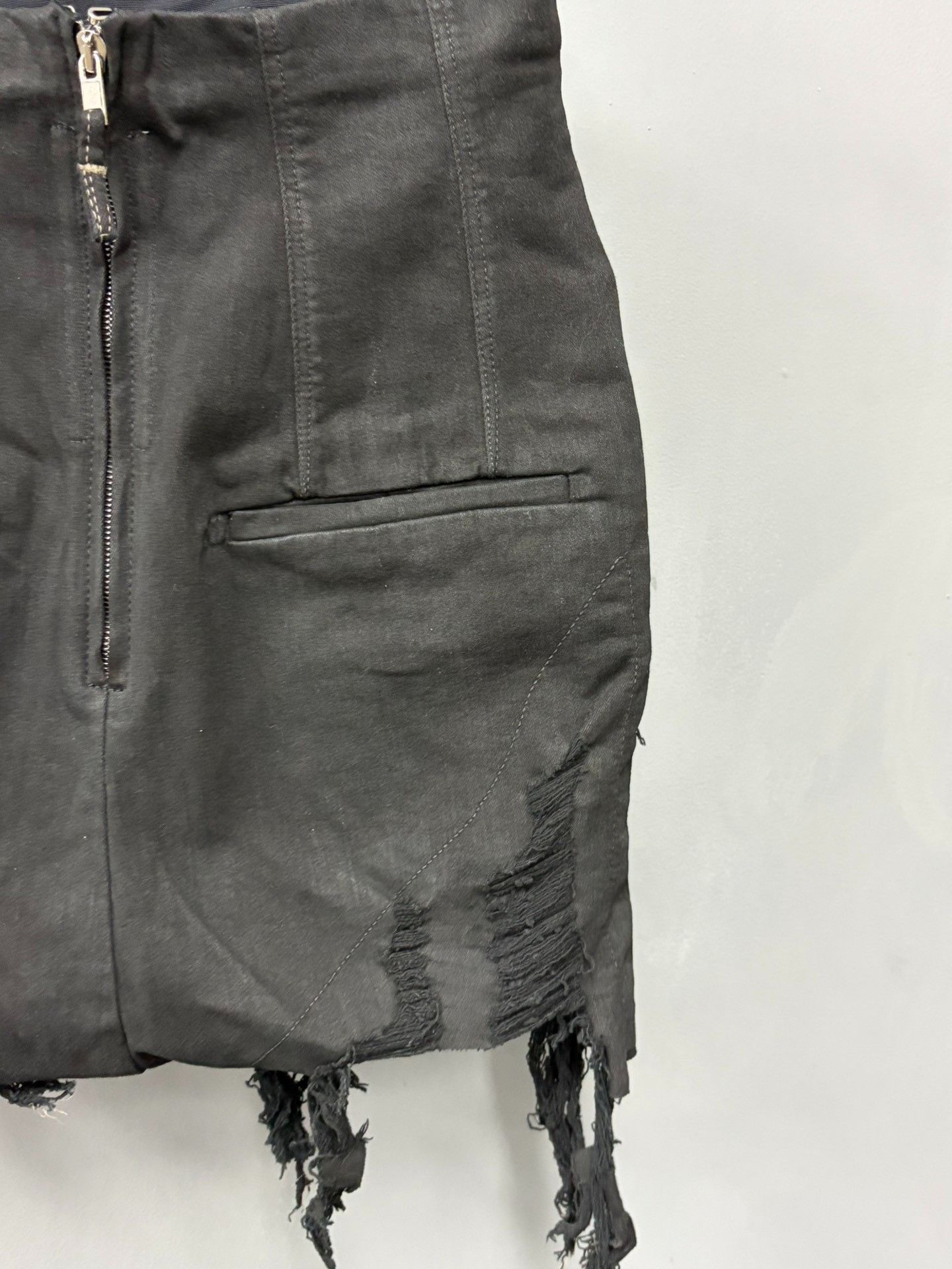 Rick Owens Drkshdw Rick Owens Drkshdw 24ss Washed Fringe Shorts Size 24" / US 00 / IT 34 - 3 Thumbnail