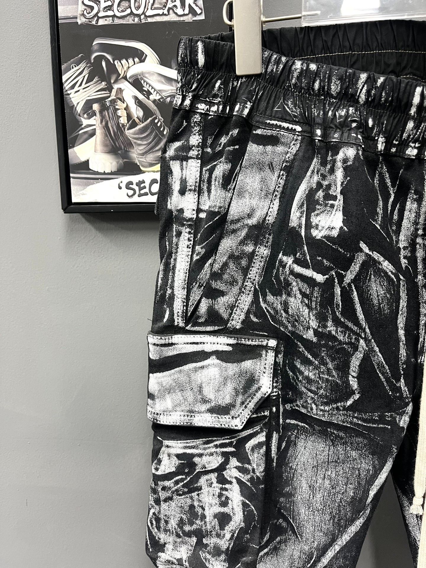 Rick Owens Rick Owens Painted Black White Cargo Pants Size US 28 / EU 44 - 2 Thumbnail