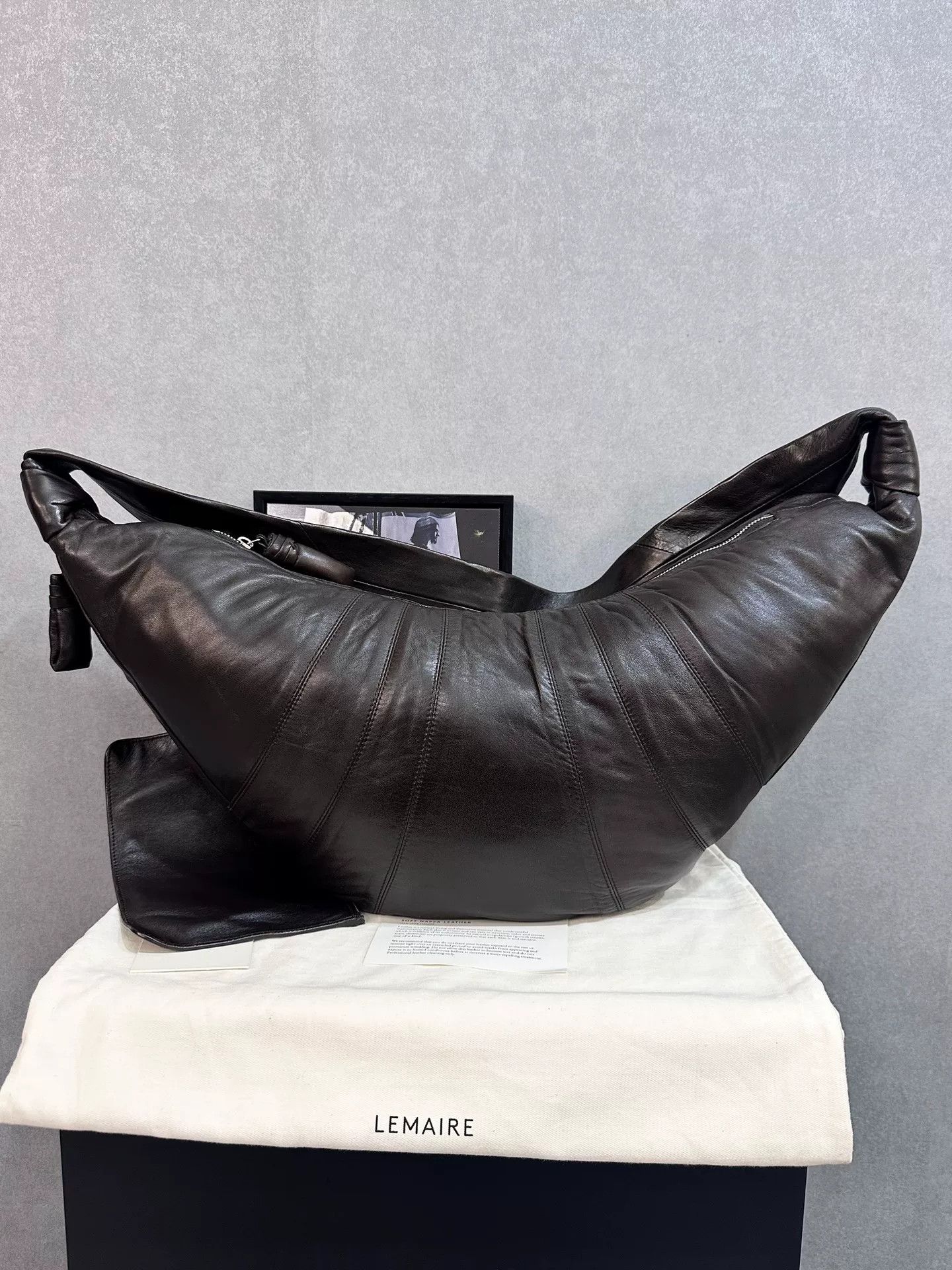 Lemaire Lemaire Large Dark Chocolate Lambskin Croissant Bag Size ONE SIZE - 5 Thumbnail