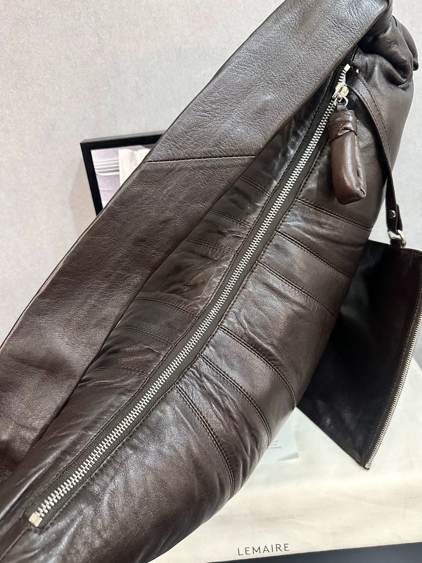Lemaire Lemaire Large Dark Chocolate Lambskin Croissant Bag Size ONE SIZE - 4 Thumbnail