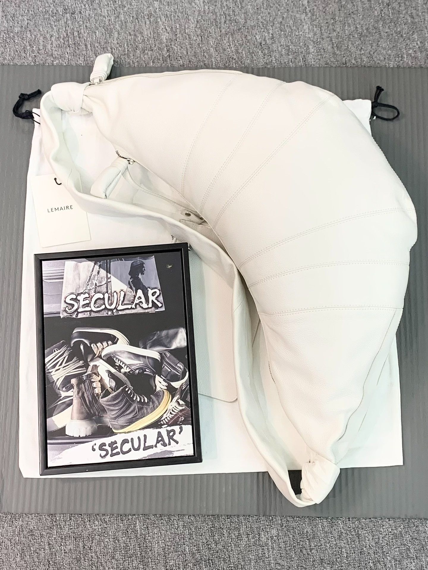Lemaire Lemaire Large White Cowhide Croissant Bag Size ONE SIZE - 4 Thumbnail
