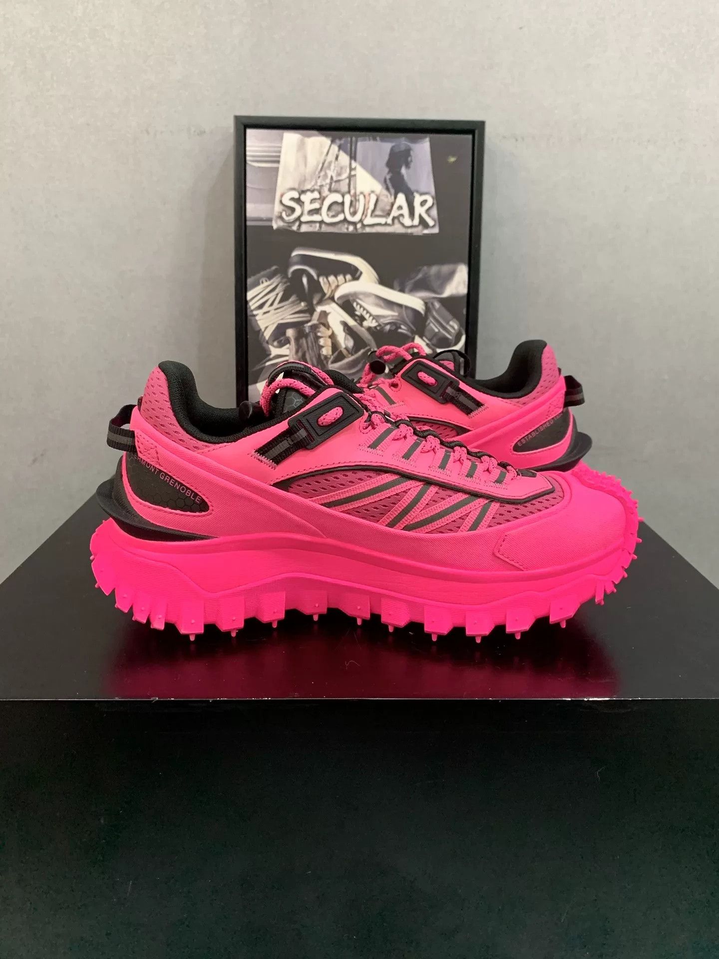 Moncler Moncler Women's Mesh Lace-Up Low-Top Sneakers Size US 6 / IT 36 - 5 Thumbnail