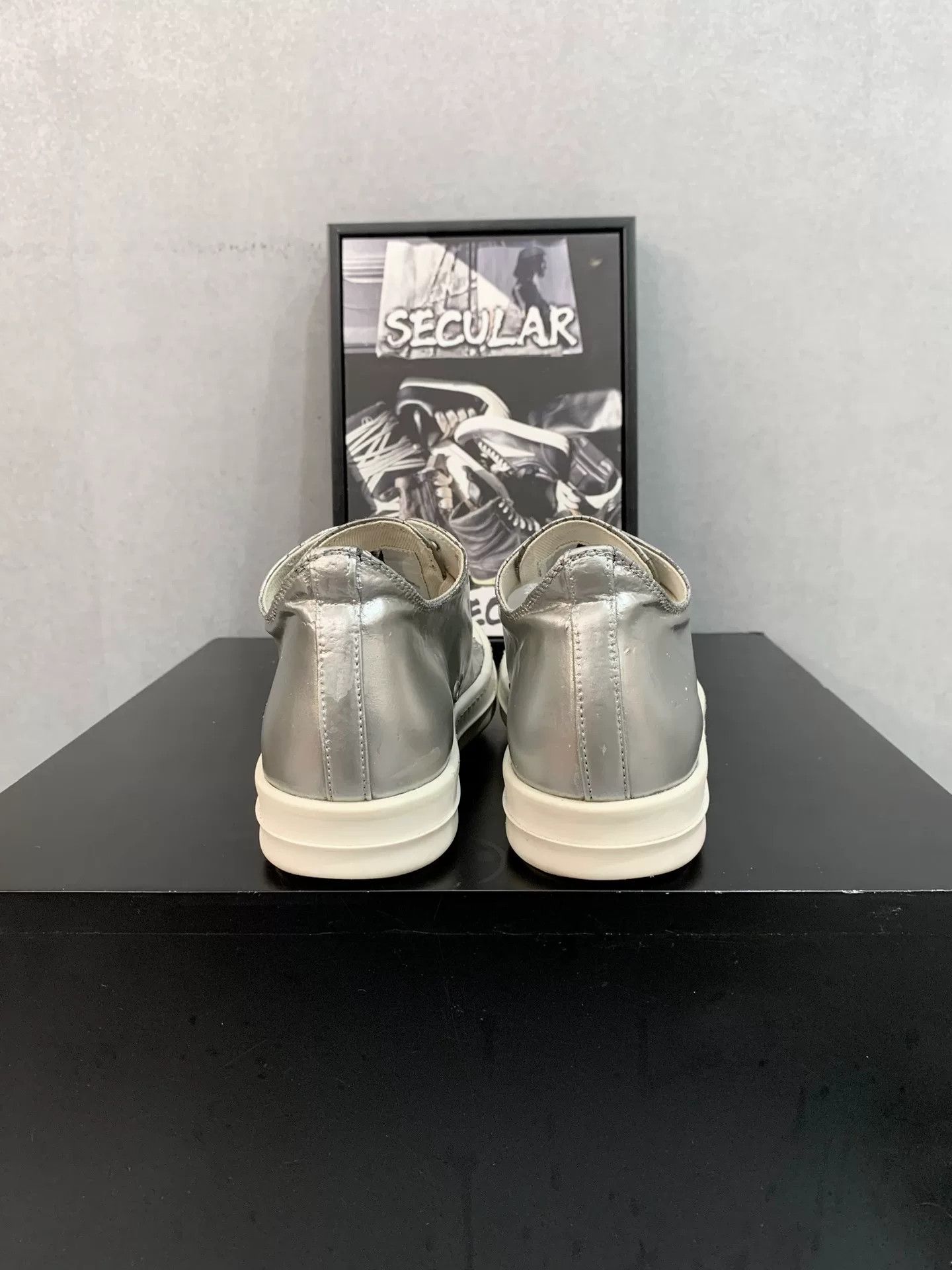 Rick Owens Drkshdw Rick Owens DRKSHDW Silver Low-Top Sneakers Women's Size US 5 / IT 35 - 7 Thumbnail