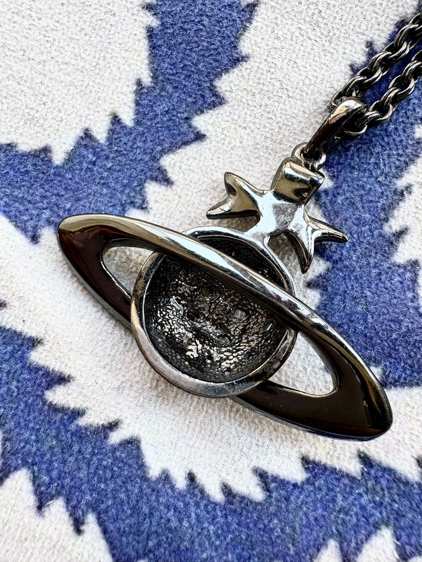 Vivienne Westwood Vivienne Westwood Vintage Blue Saturn Necklace Size ONE SIZE - 6 Thumbnail