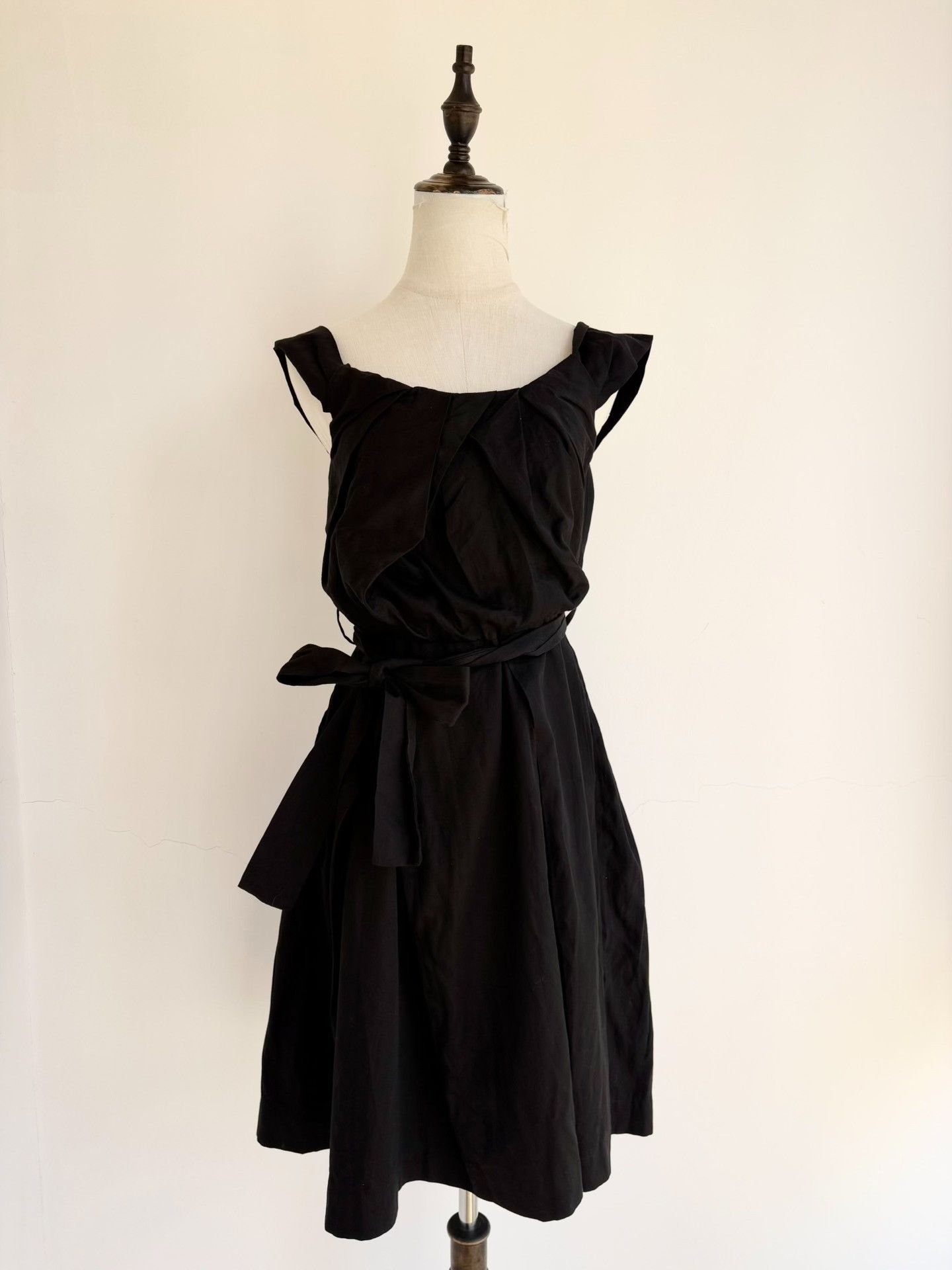 Vivienne Westwood Vivienne Westwood Vintage Black Irregular Dress Size S / US 4 / IT 40 - 2 Thumbnail
