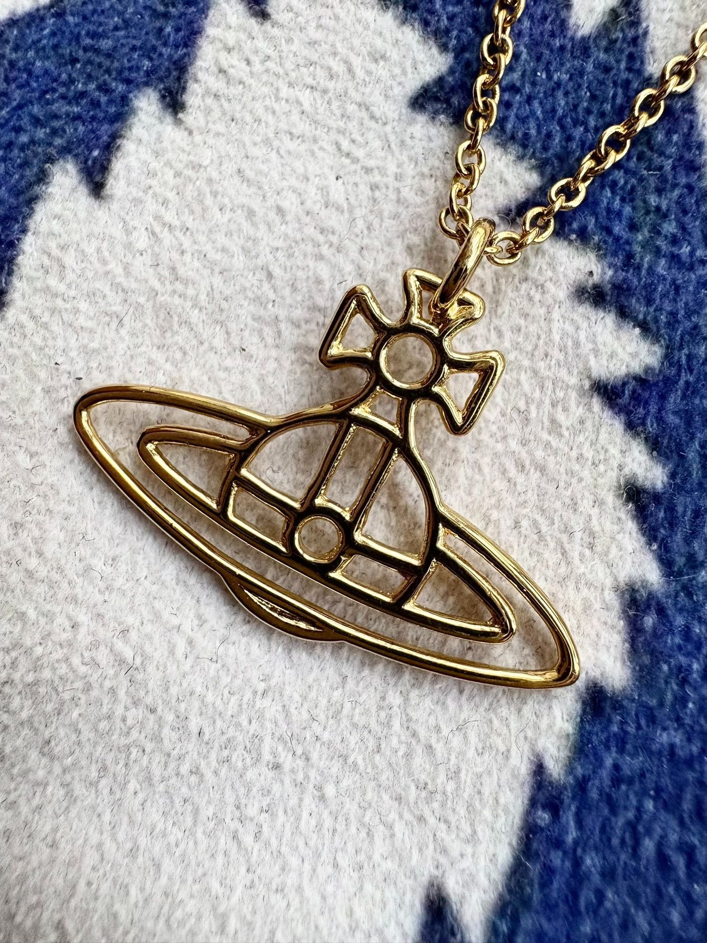 Vivienne Westwood Vivienne Westwood Vintage Gold Saturn Necklace Size ONE SIZE - 2 Thumbnail