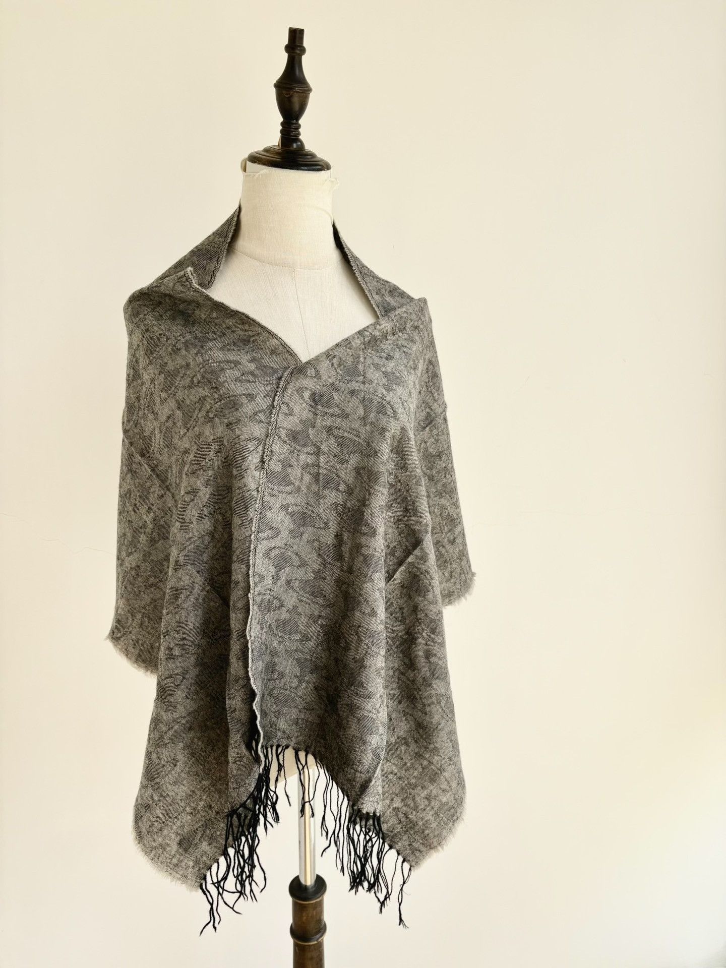 Vivienne Westwood Vivienne Westwood Vintage Gray Saturn Scarf Size ONE SIZE - 4 Thumbnail
