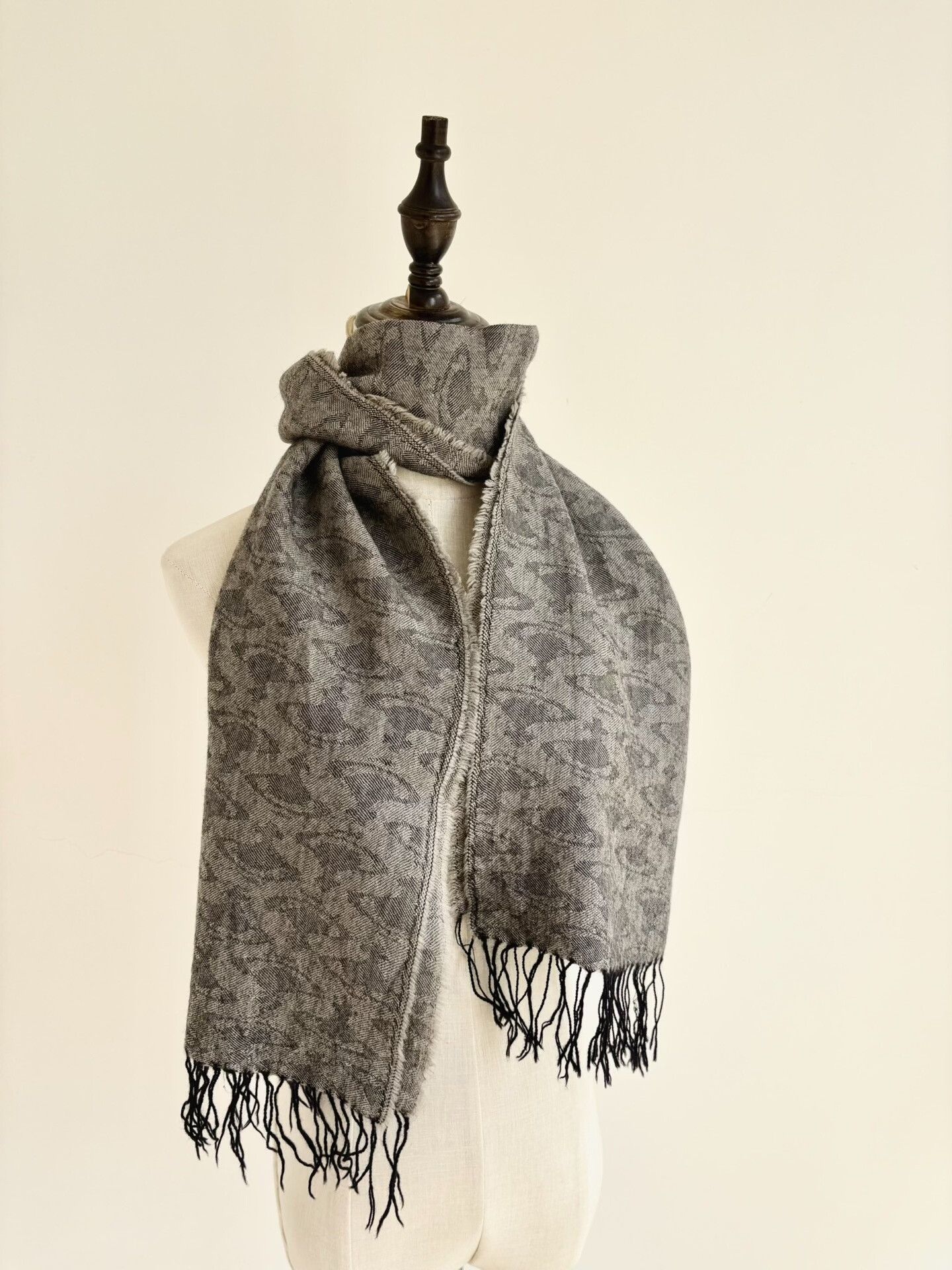 Vivienne Westwood Vivienne Westwood Vintage Gray Saturn Scarf Size ONE SIZE - 2 Thumbnail