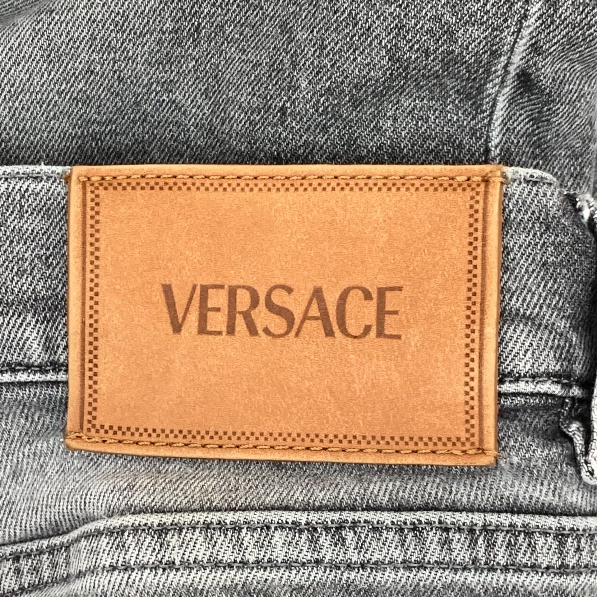 Versace Versace Light Gray Wash Denim Jeans Size 34 Size US 34 / EU 50 - 7 Thumbnail