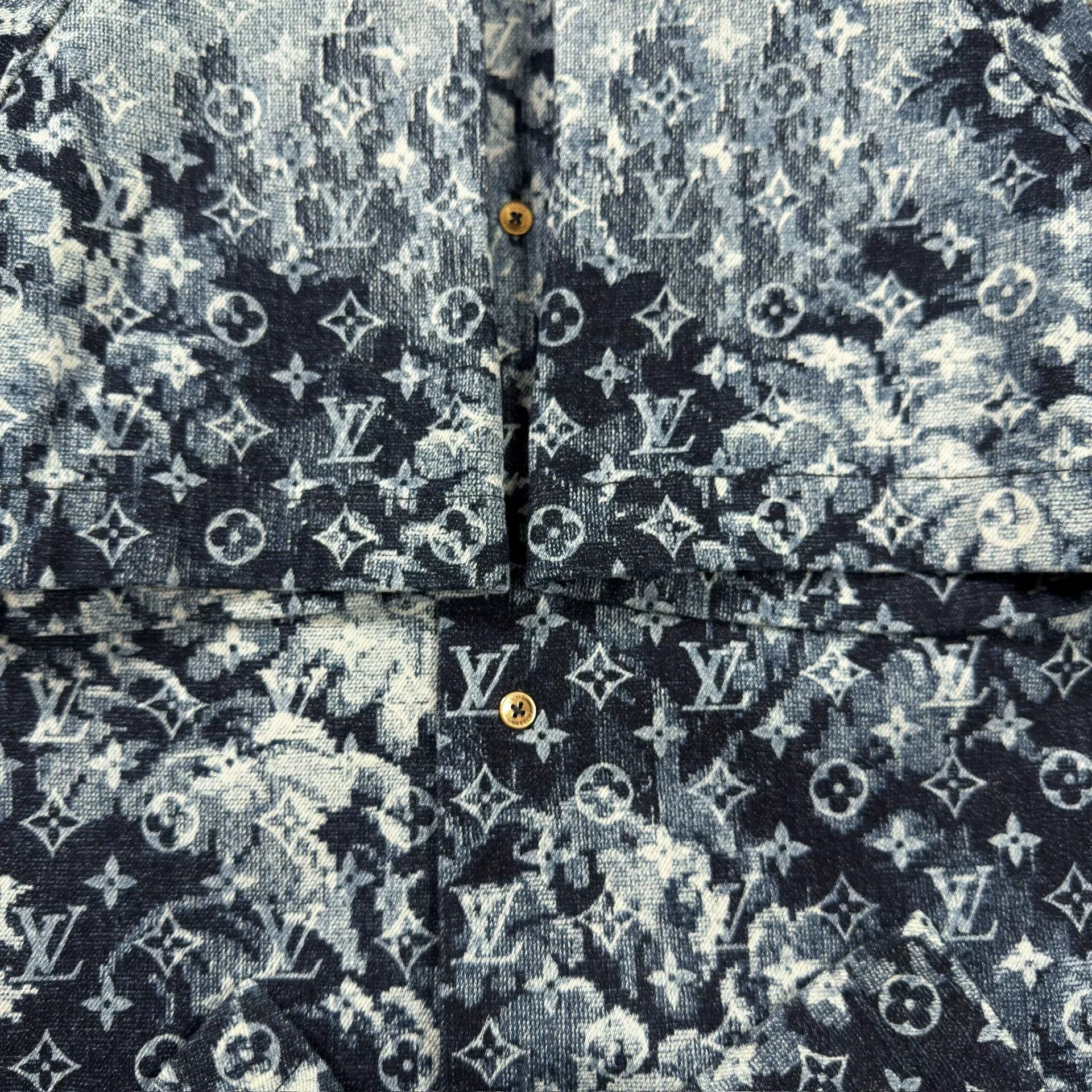 Louis Vuitton Louis Vuitton Monogram Tapestry Short Sleeve Shirt XL Size US XL / EU 56 / 4 - 4 Thumbnail