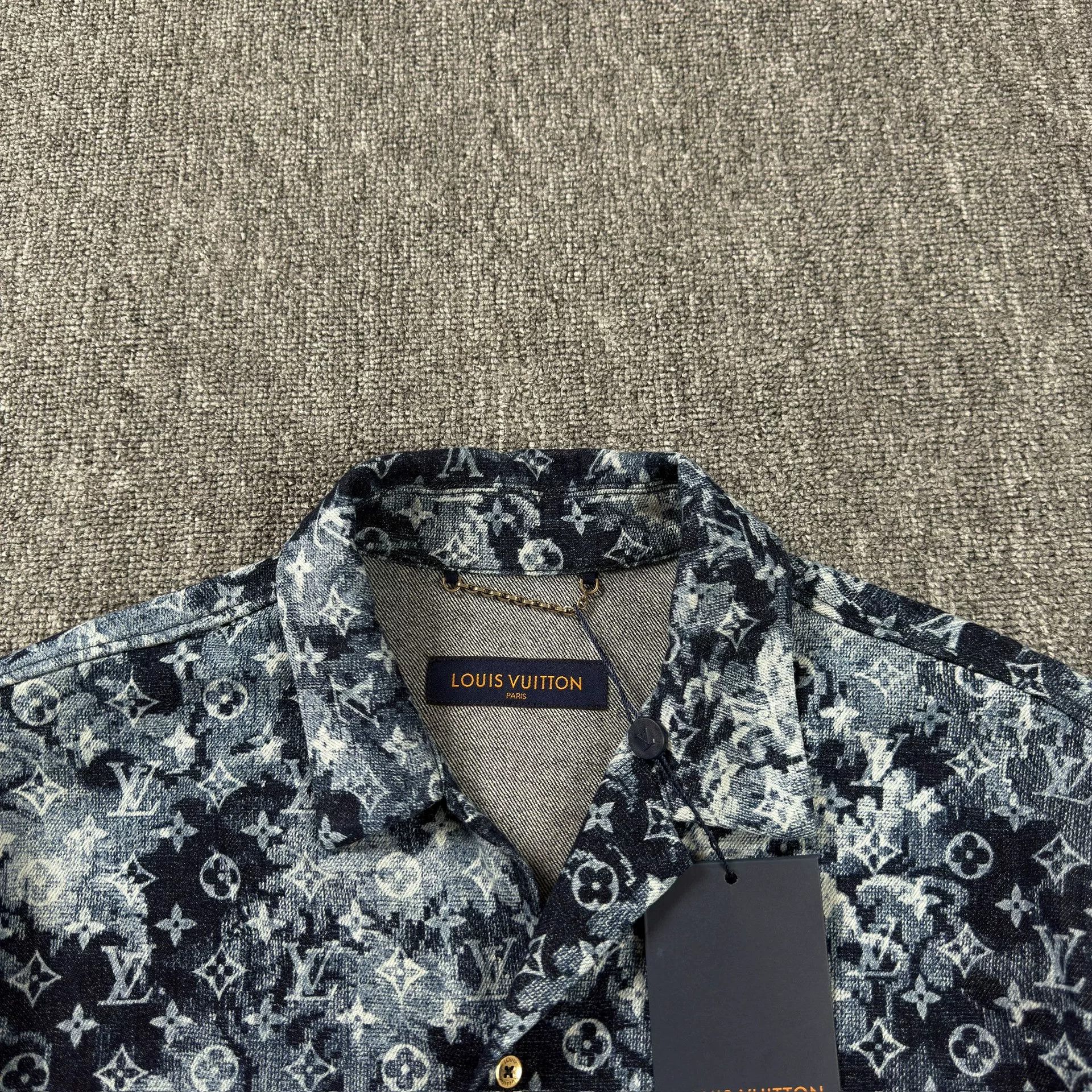 Louis Vuitton Louis Vuitton Monogram Tapestry Short Sleeve Shirt XL Size US XL / EU 56 / 4 - 3 Thumbnail