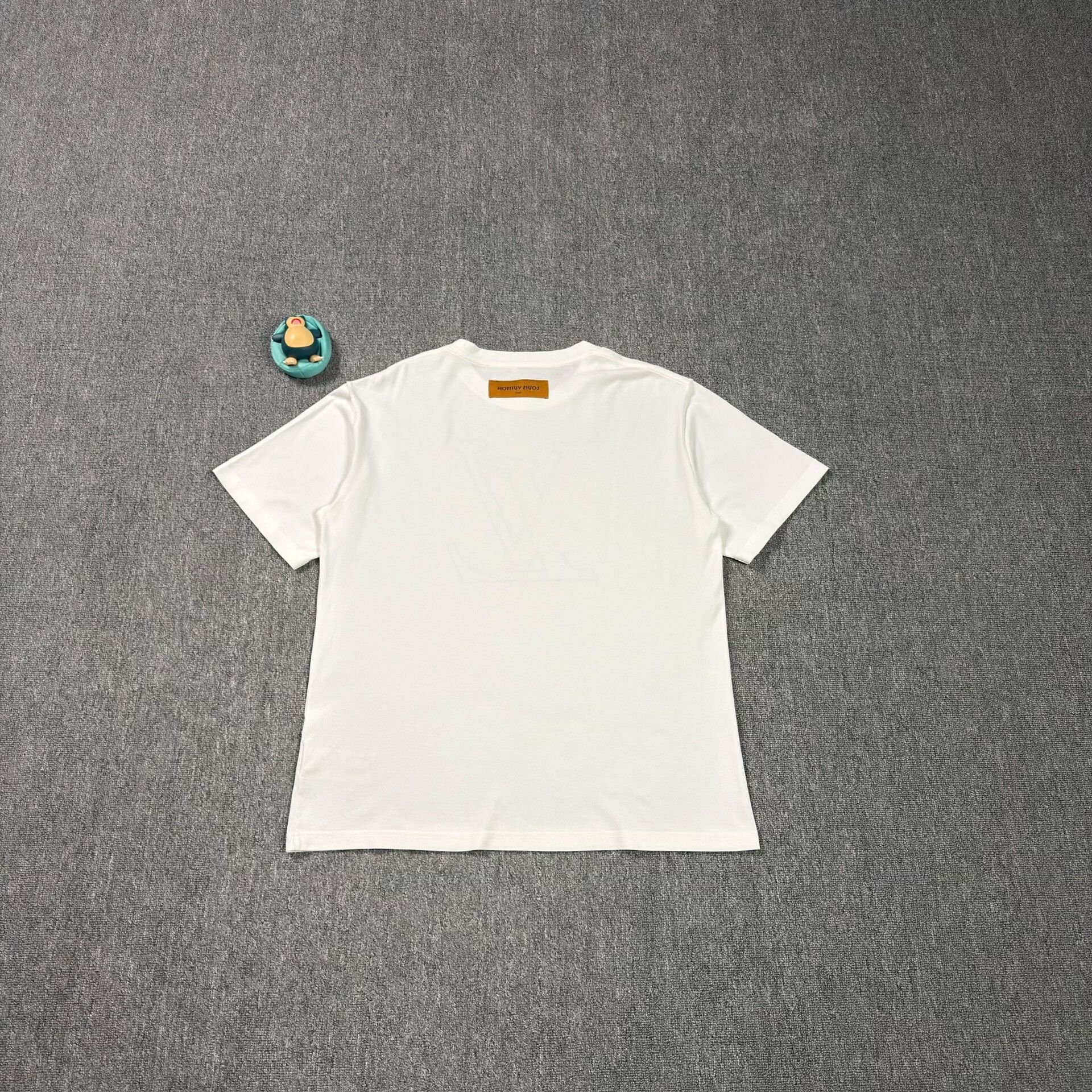 Louis Vuitton Louis Vuitton Embroidered LV Logo T-Shirt Size XL Size US XL / EU 56 / 4 - 3 Thumbnail