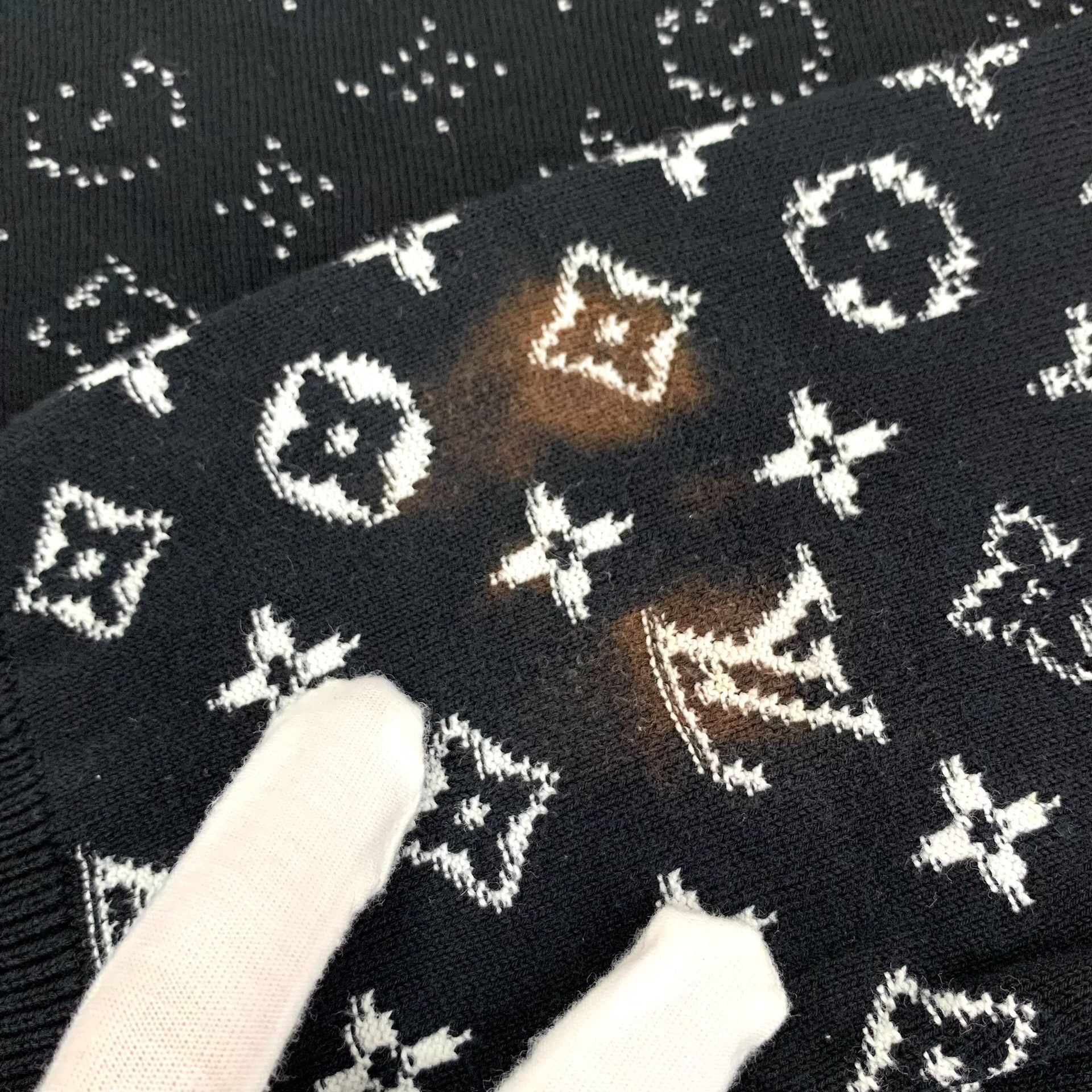Louis Vuitton Louis Vuitton Monogram Gradient Sweatshirt XL Size US XL / EU 56 / 4 - 10 Thumbnail
