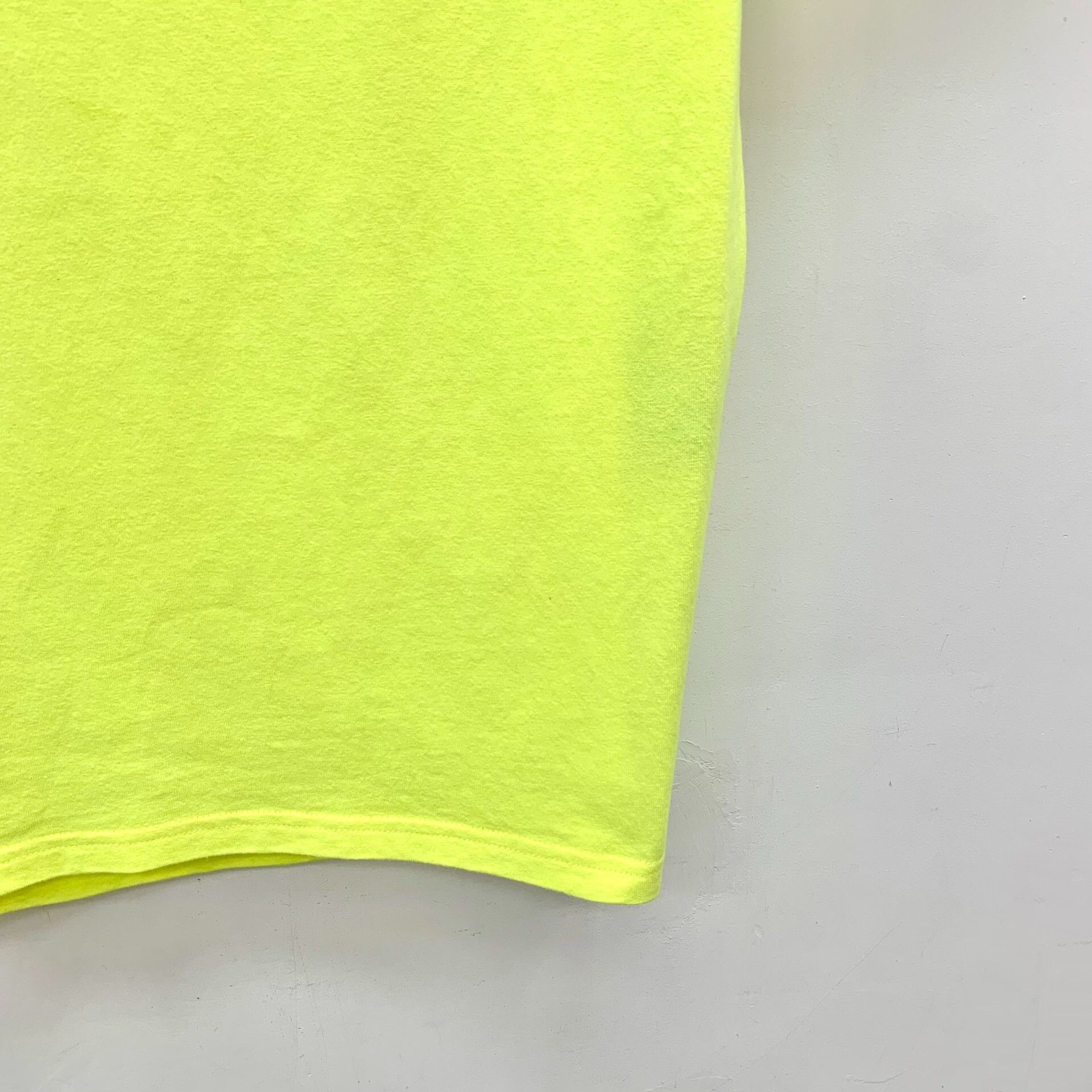 Balenciaga Balenciaga Neon Embroidered Logo T-Shirt US M Size US M / EU 48-50 / 2 - 5 Thumbnail