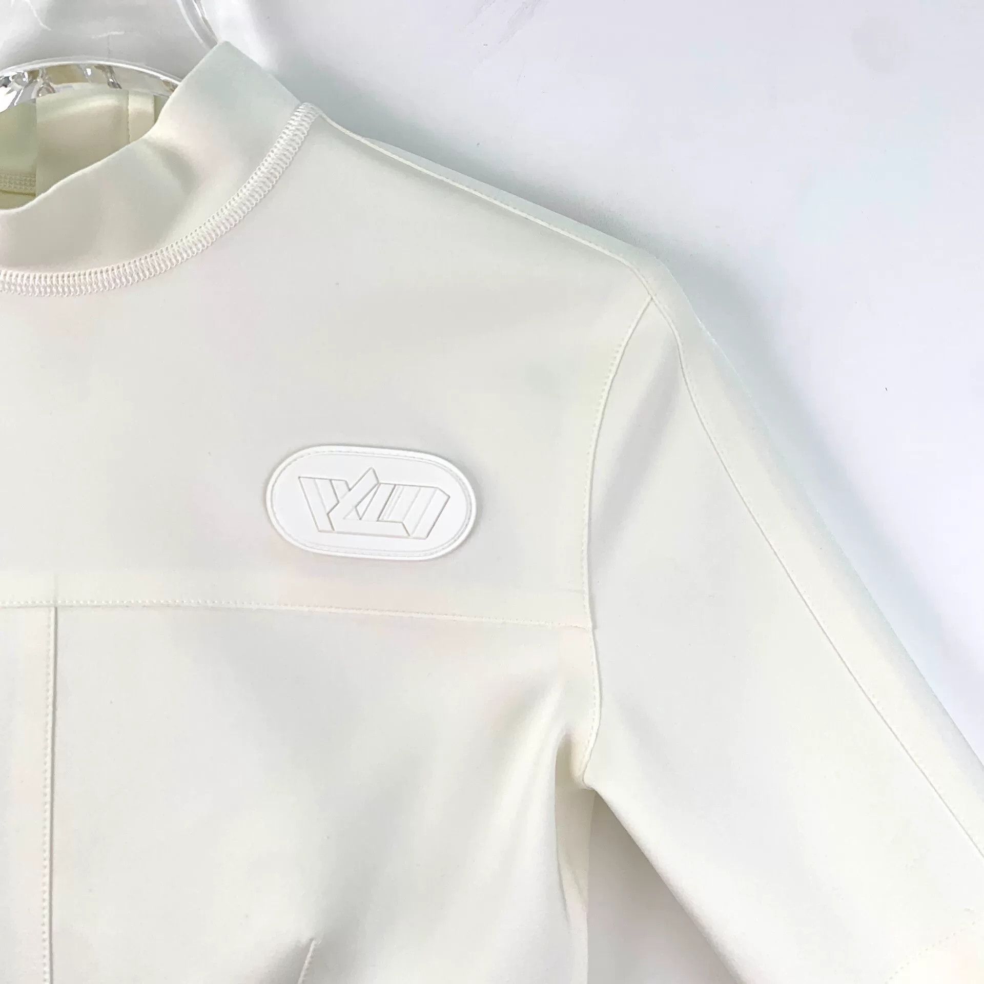 Louis Vuitton Louis Vuitton Monogram Hem Crop Top Size 34 Size XS / US 0-2 / IT 36-38 - 4 Thumbnail