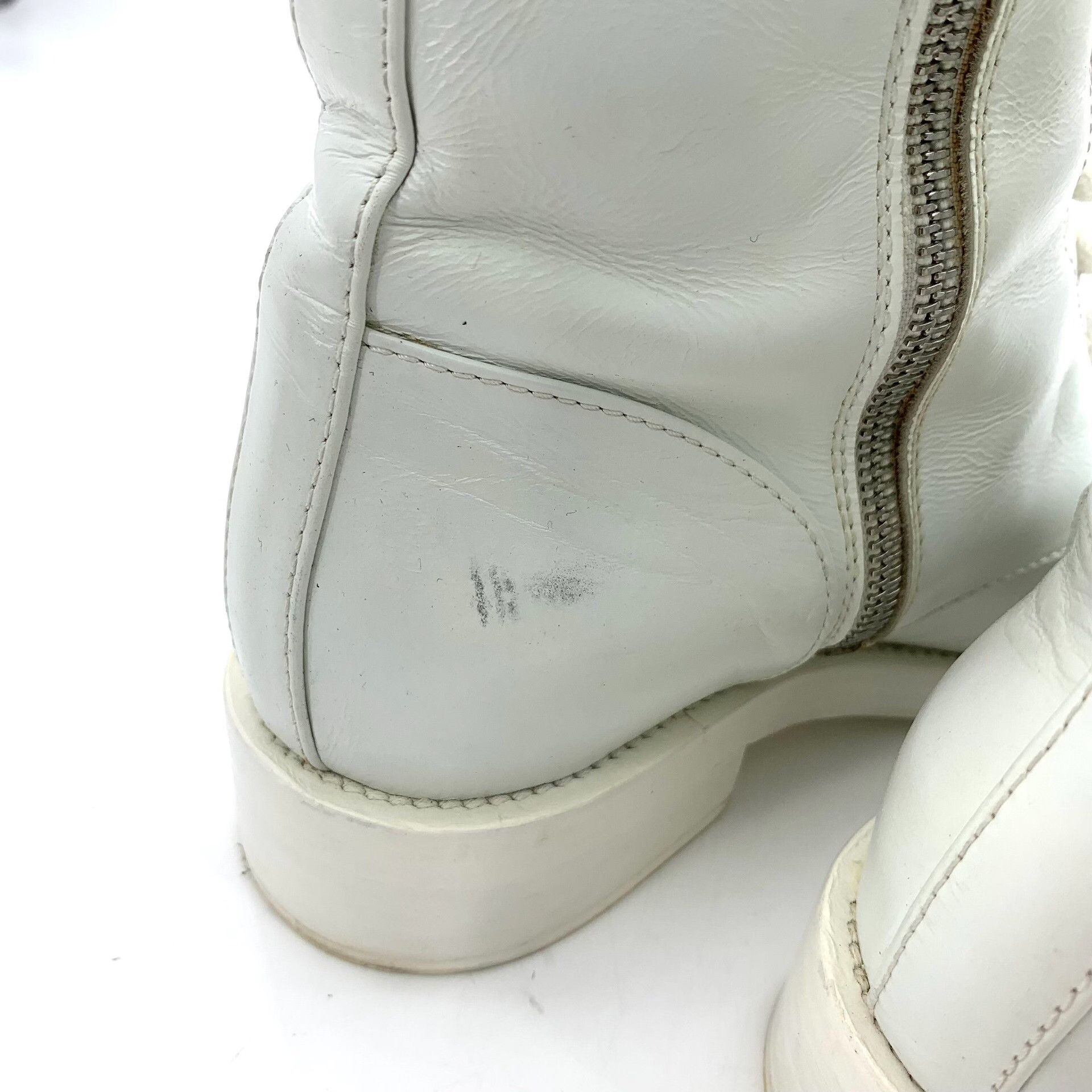 Chanel Chanel Logo Leather Lace-Up Boots 37 Size US 7 / IT 37 - 9 Thumbnail